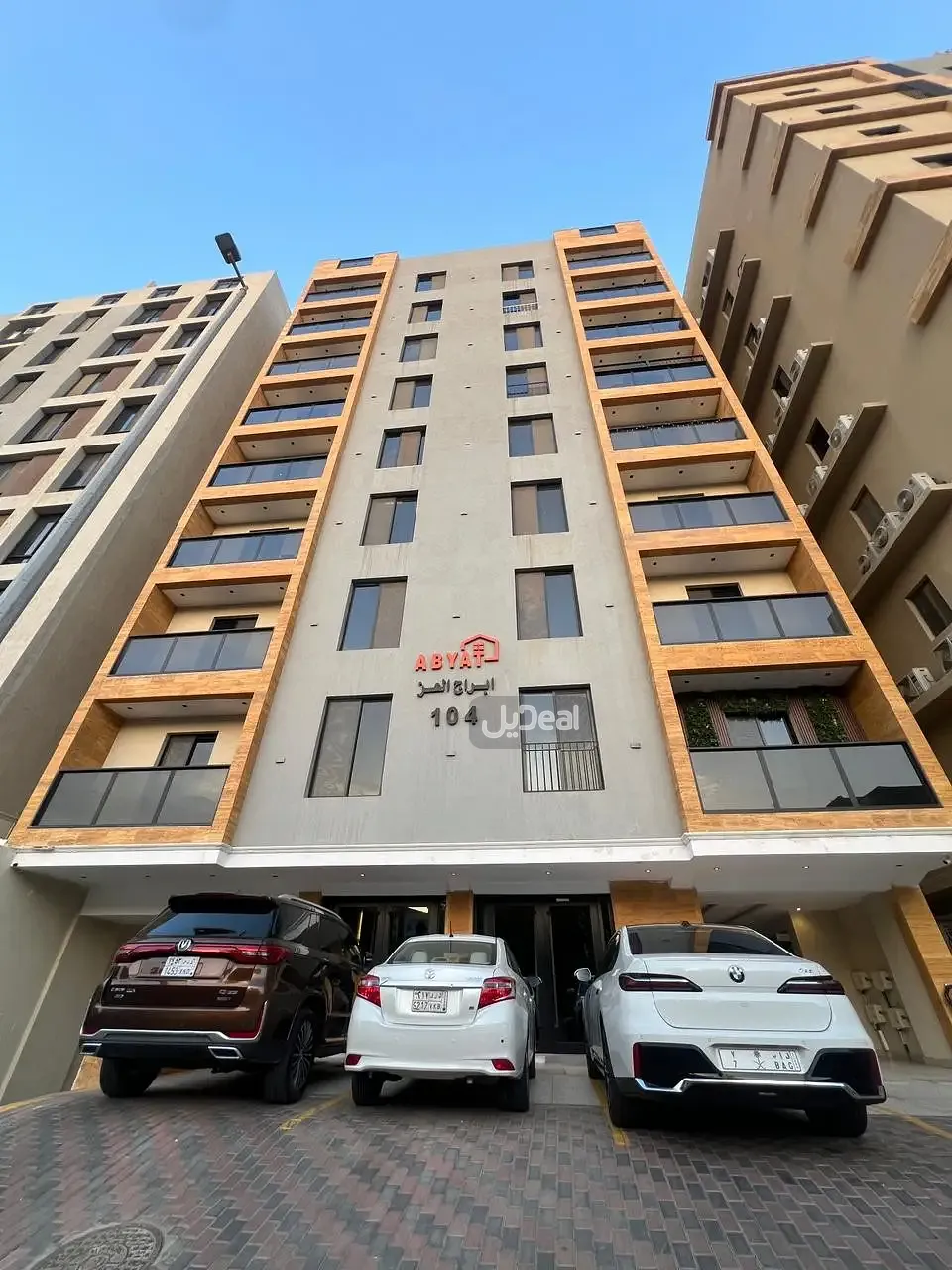 حي الفيحاء بمدينة جدة  مساحة الوحدة من الأرض 37.25 متر   وتختص من المنافع والأجزاء المشتركة بمساحة 73.64 متر