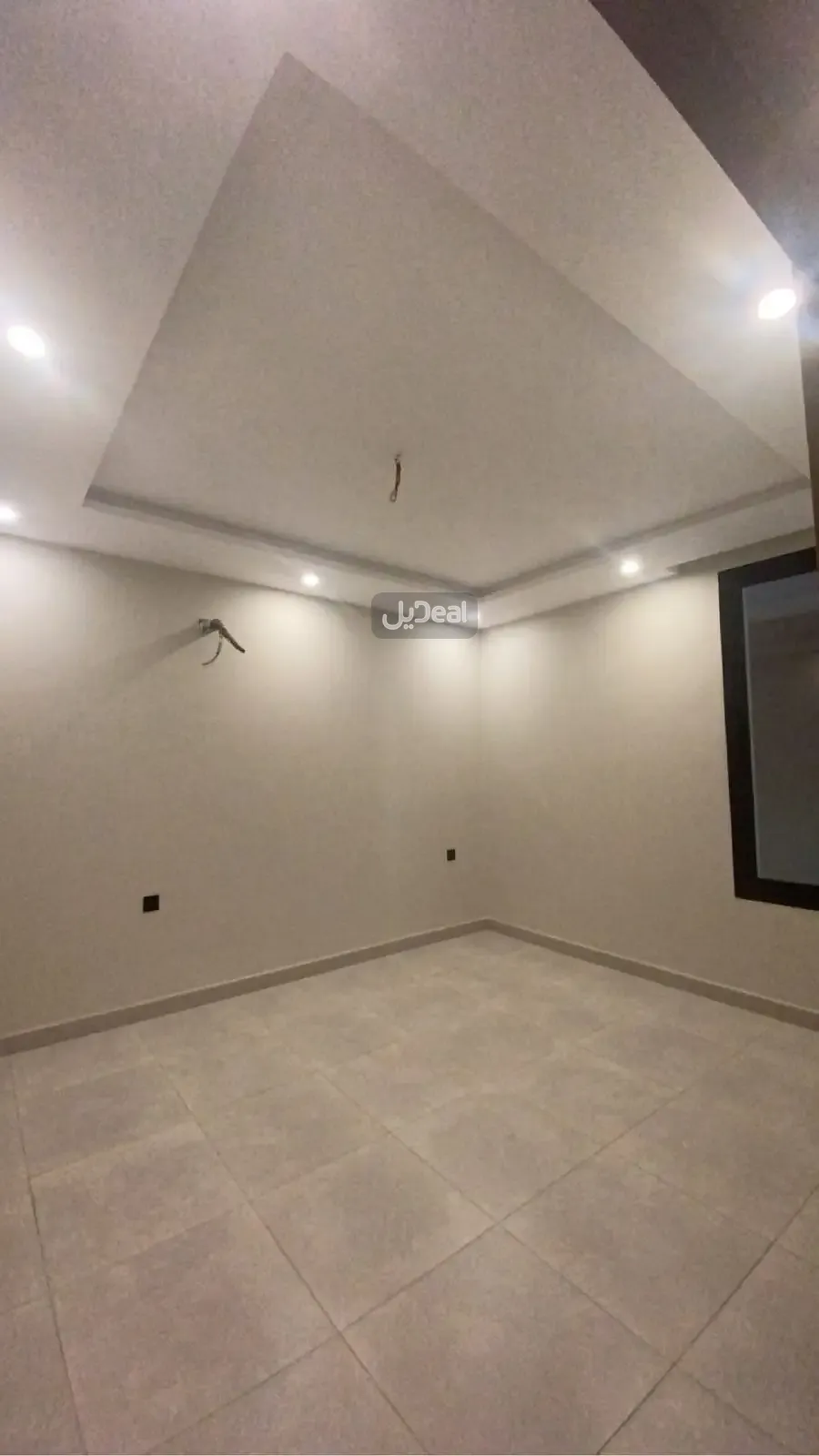 حي الصوارى بمدينة جدة  مساحة الوحدة من الأرض 47.96 متر   وتختص من المنافع والأجزاء المشتركة بمساحة 40.84 متر