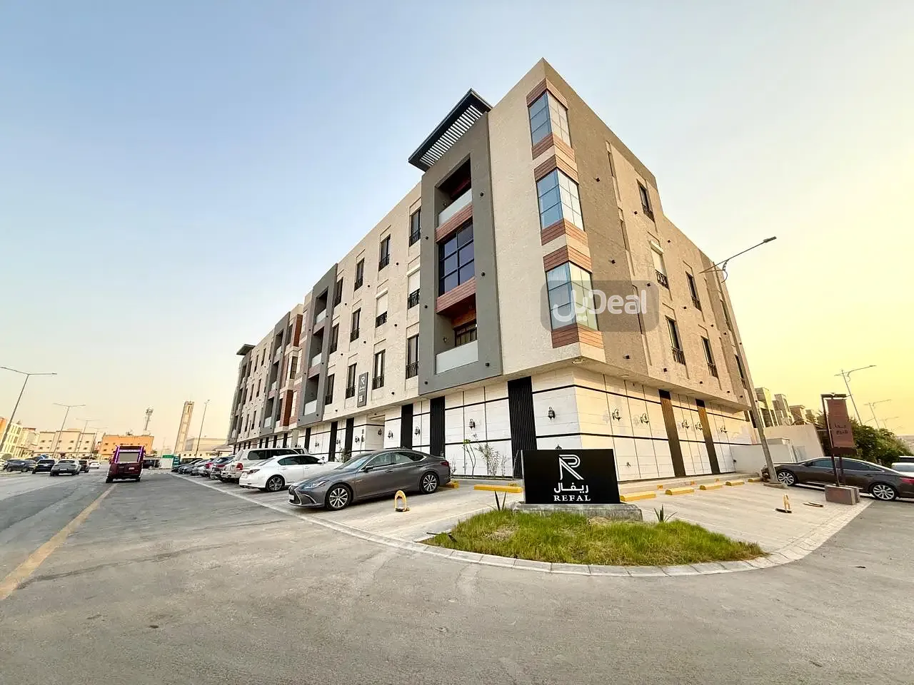 حي الياسمين بمدينة الرياض  مساحة الوحدة من الأرض 54.79 متر   وتختص من المنافع والأجزاء المشتركة بمساحة 28.65 متر