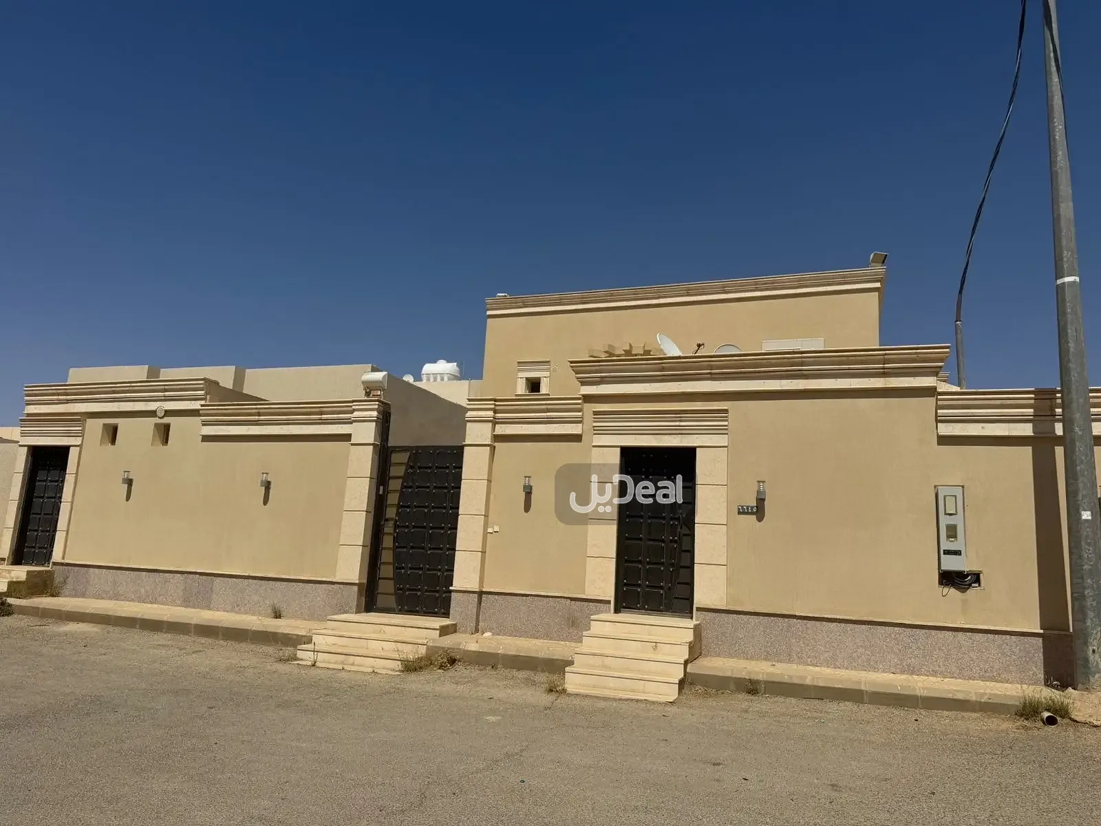 قطعة الأرض السكنية  رقم 47 من المخطط رقم  2105 / ق محافظة عيون الجواء .