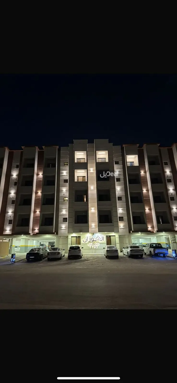 حي العزيزية بمدينة الخبر  مساحة الوحدة من الأرض 39.49 متر   وتختص من المنافع والأجزاء المشتركة بمساحة 85.96 متر