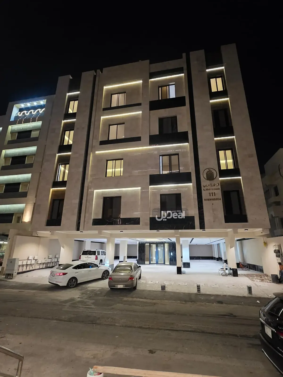 حي السلامة بمدينة جدة  مساحة الوحدة من الأرض 34.91 متر   وتختص من المنافع والأجزاء المشتركة بمساحة 71.97 متر