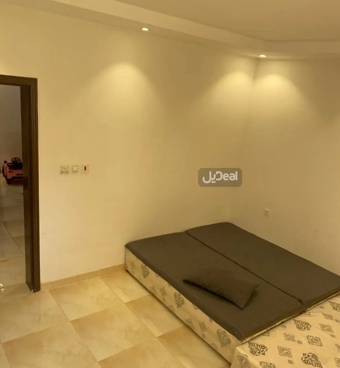 حي بطحاء قريش بمدينة مكة المكرمة  مساحة الوحدة من الأرض 47.19 متر   وتختص من المنافع والأجزاء المشتركة بمساحة 115.18 متر