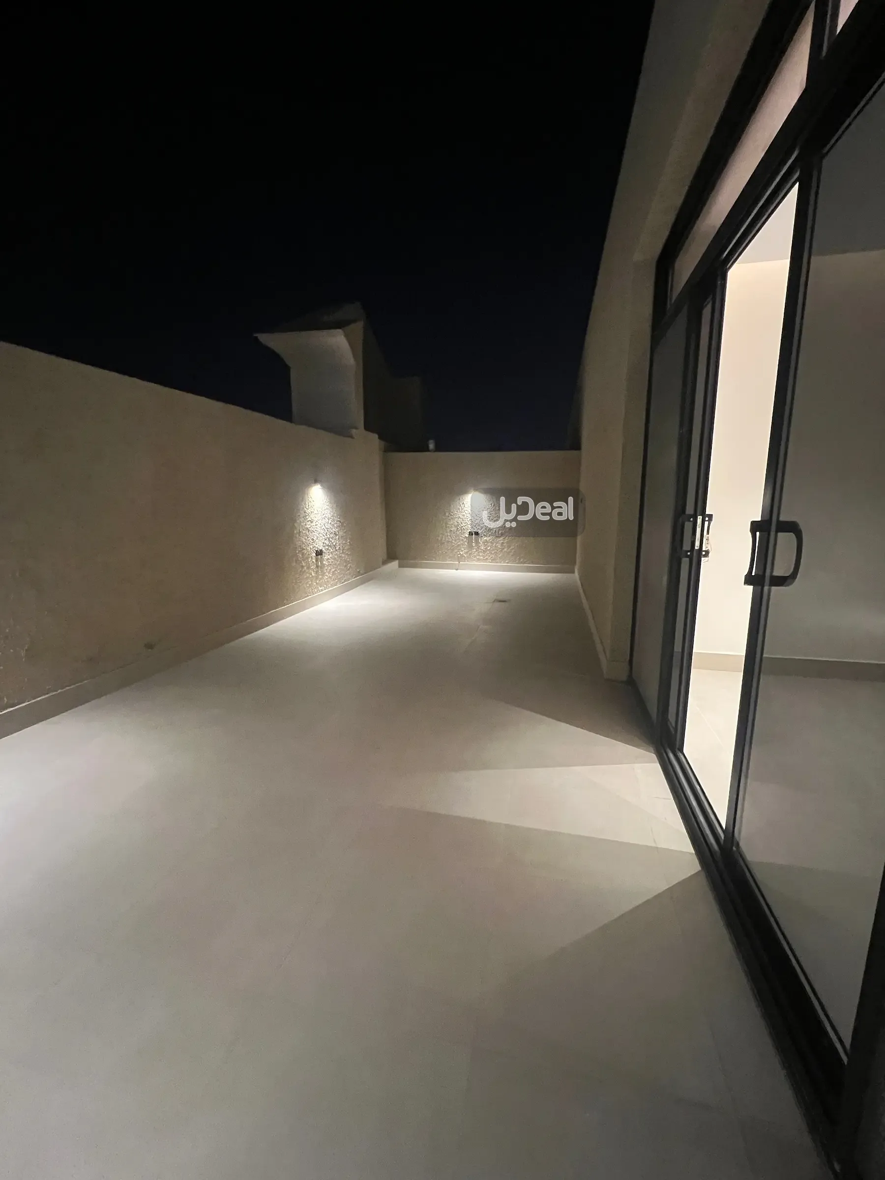 حي النرجس بمدينة الرياض  مساحة الوحدة من الأرض 62.95 متر   وتختص من المنافع والأجزاء المشتركة بمساحة 46.15 متر