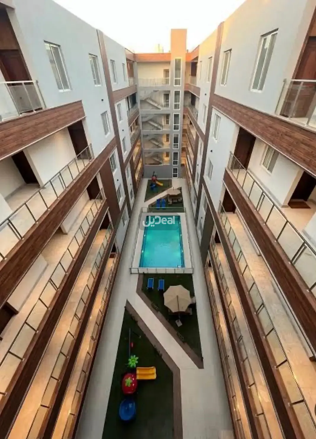 الشقة رقم 3 / 4 في الدور الرابع  من قطعة الارض رقم 82 و قطعة الارض رقم 111 من المخطط رقم ش خ 647 الواقع فى حى جنوب غرب الانابيب بمدينة الخبر .