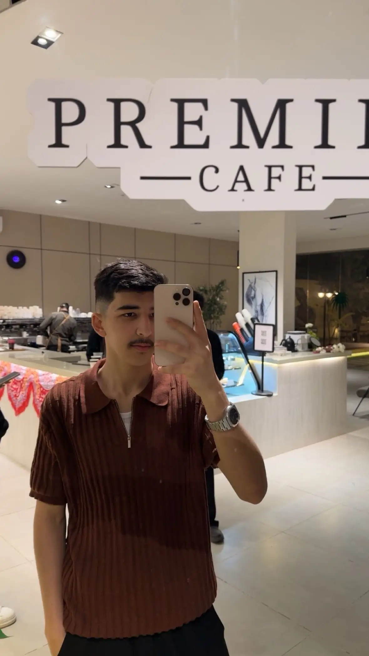 الوسيط العقاري : عبد الحميد