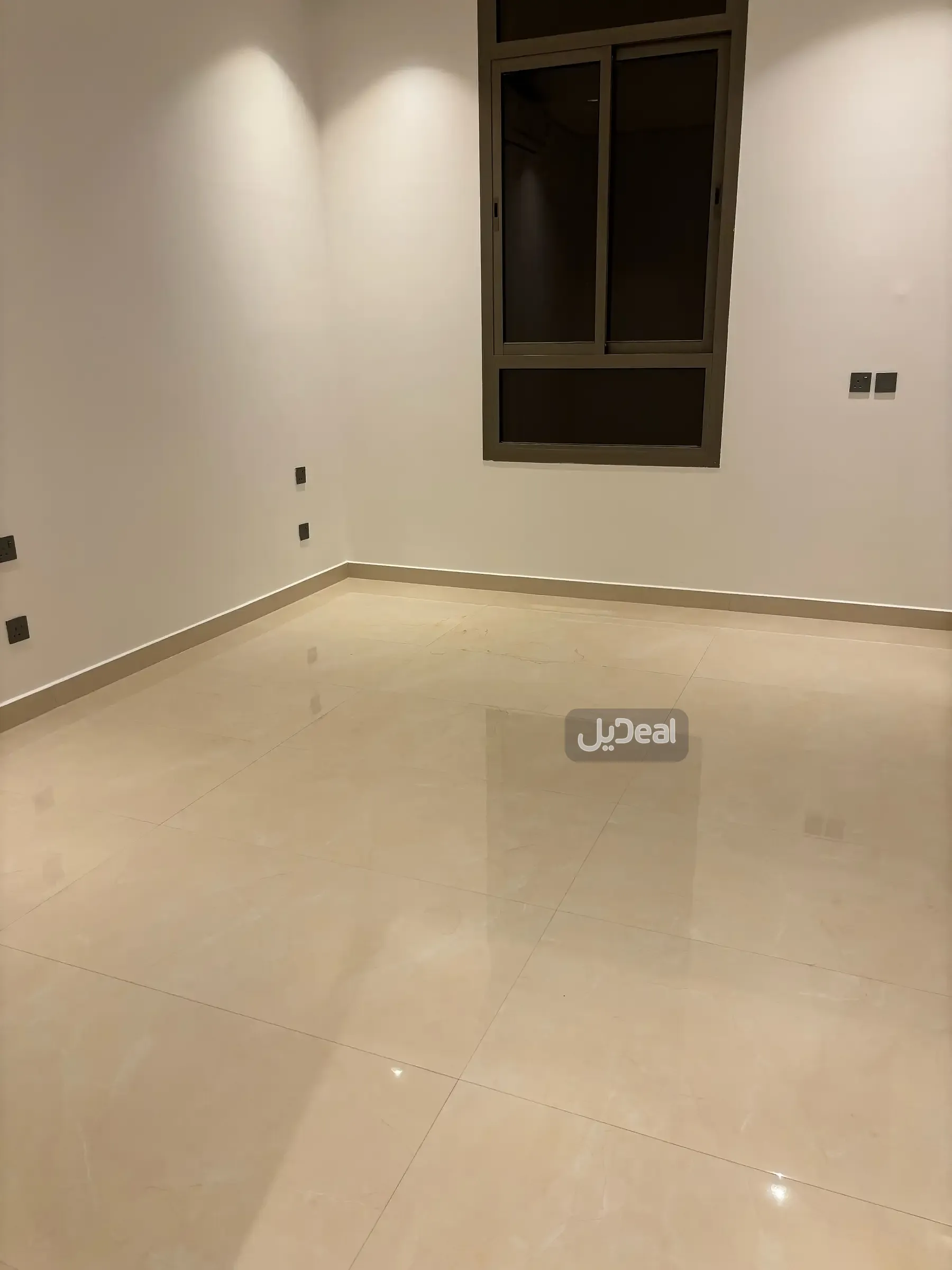 حي المونسية بمدينة الرياض  مساحة الوحدة من الأرض 71.56 متر   وتختص من المنافع والأجزاء المشتركة بمساحة 72.8 متر