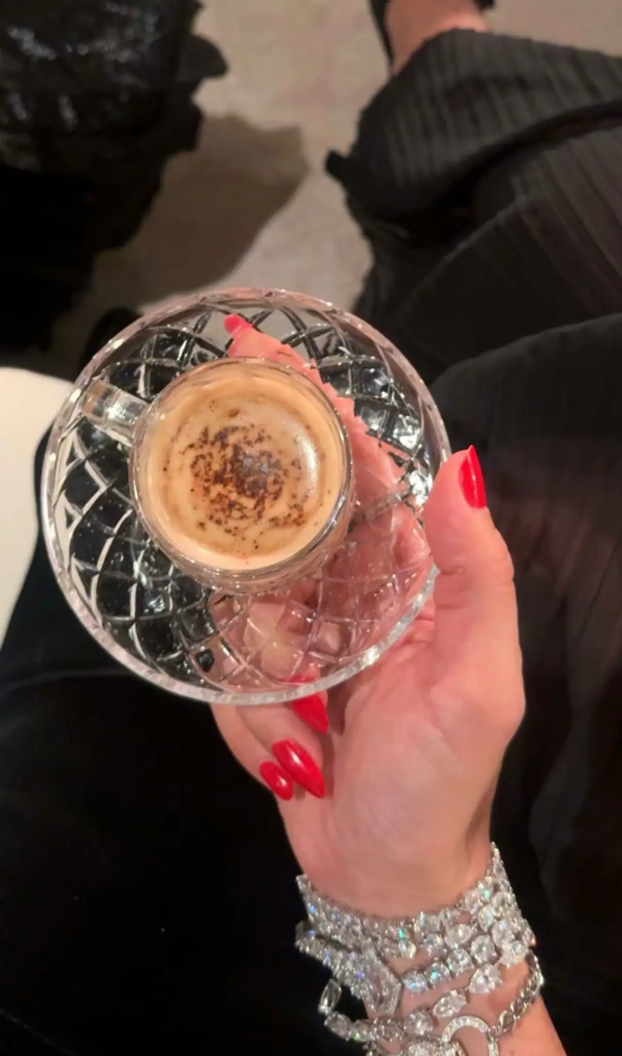 الوسيط العقاري : لمياء