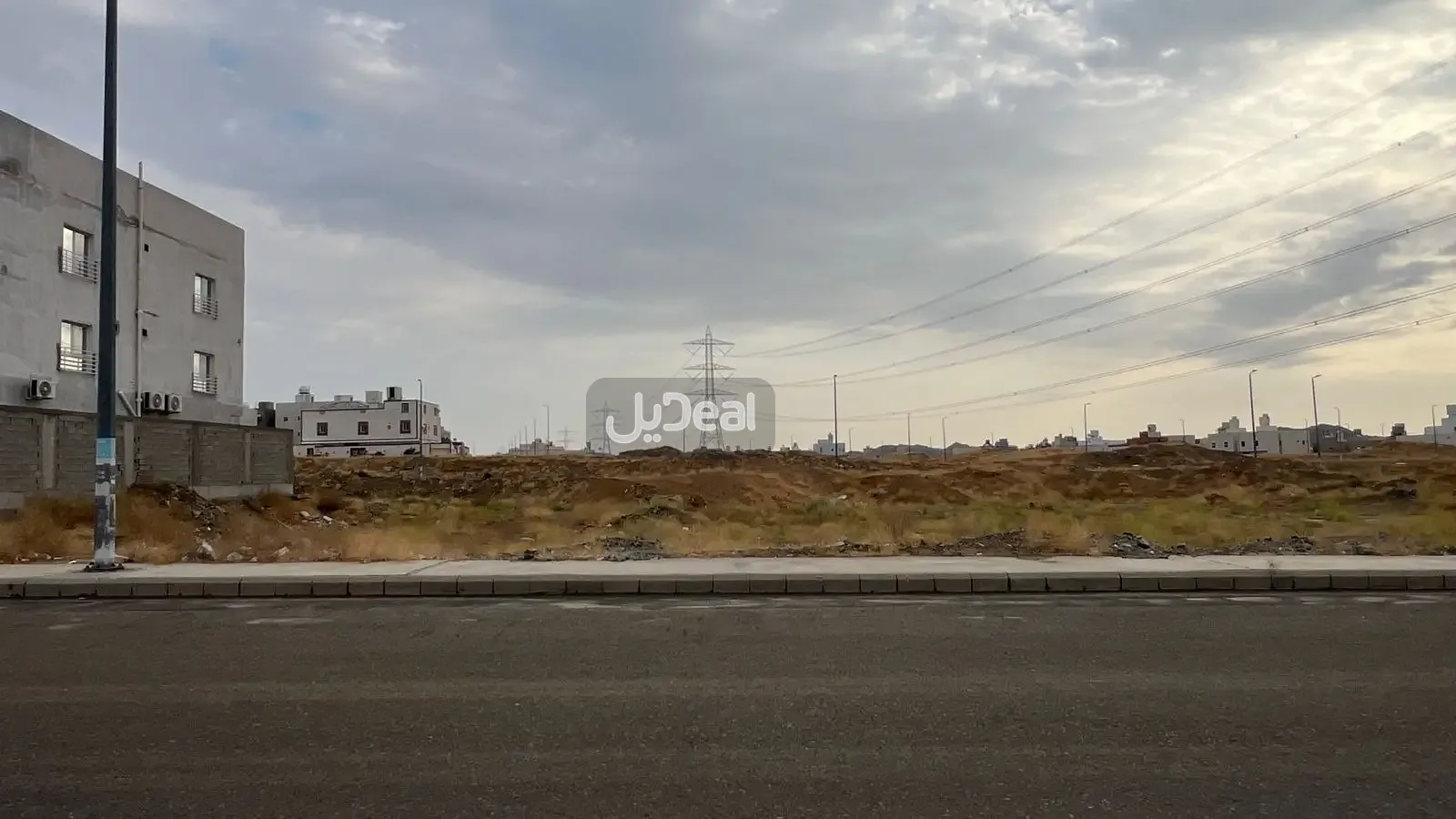 ارض للبيع