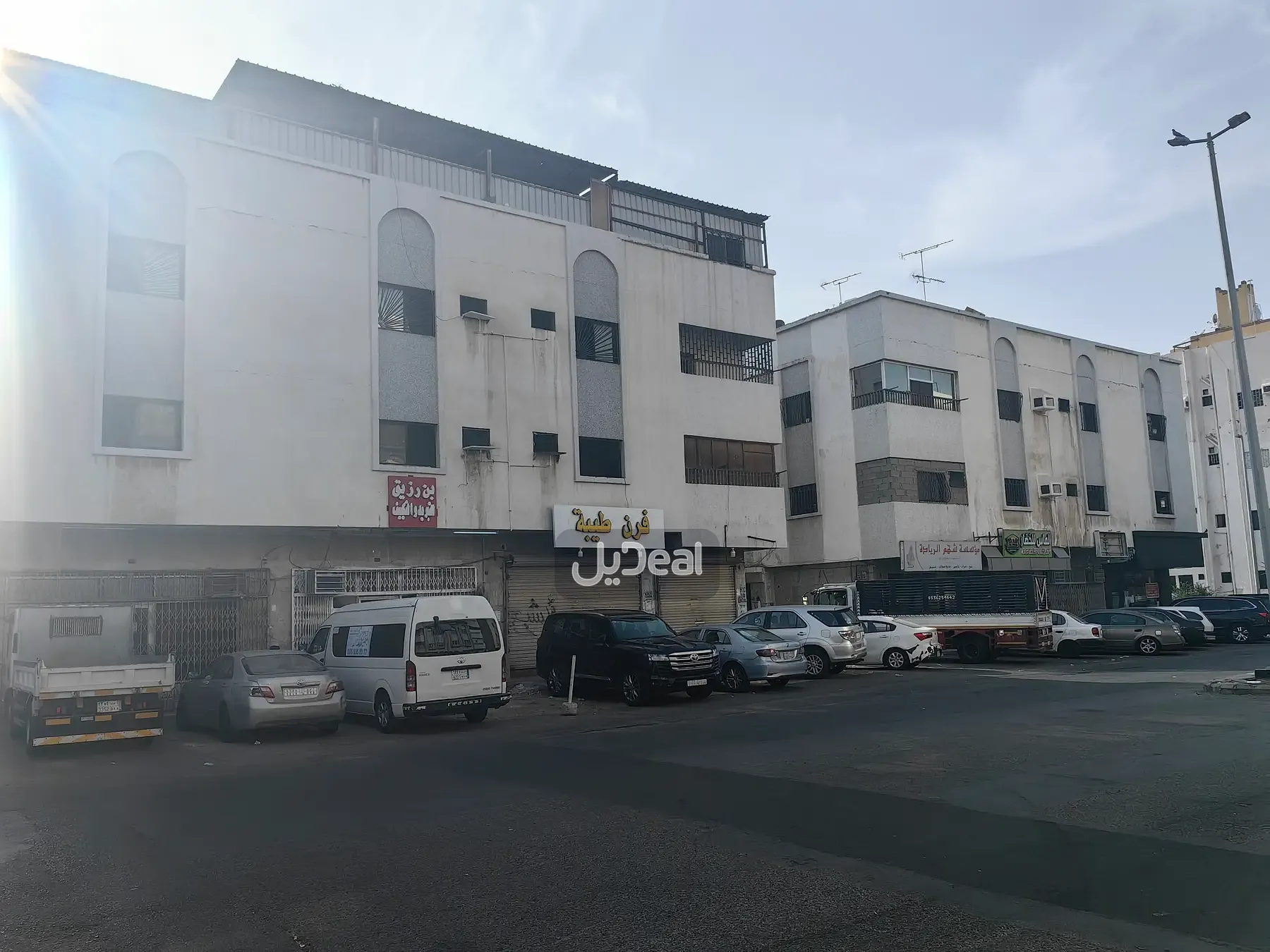 حي  البوادى  بمدينة جدة .