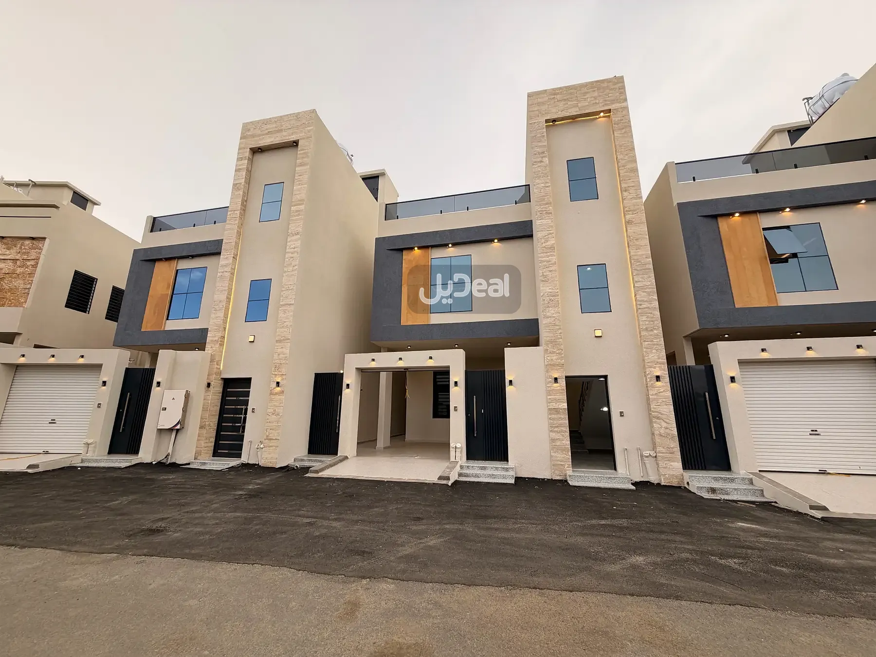 حي المعلاة محافظة احد رفيده  مساحة الوحدة من الأرض 192.43 متر   وتختص من المنافع والأجزاء المشتركة بمساحة 120.05 متر