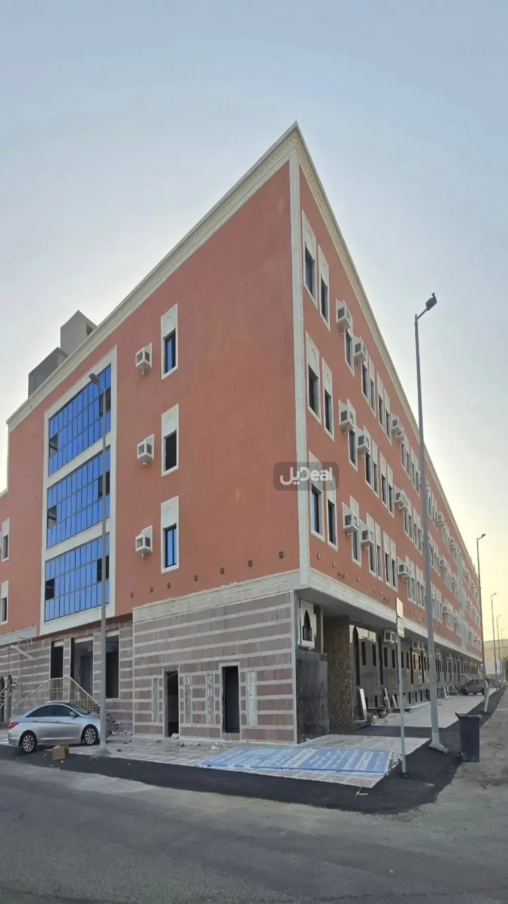 مجمع للإيجار