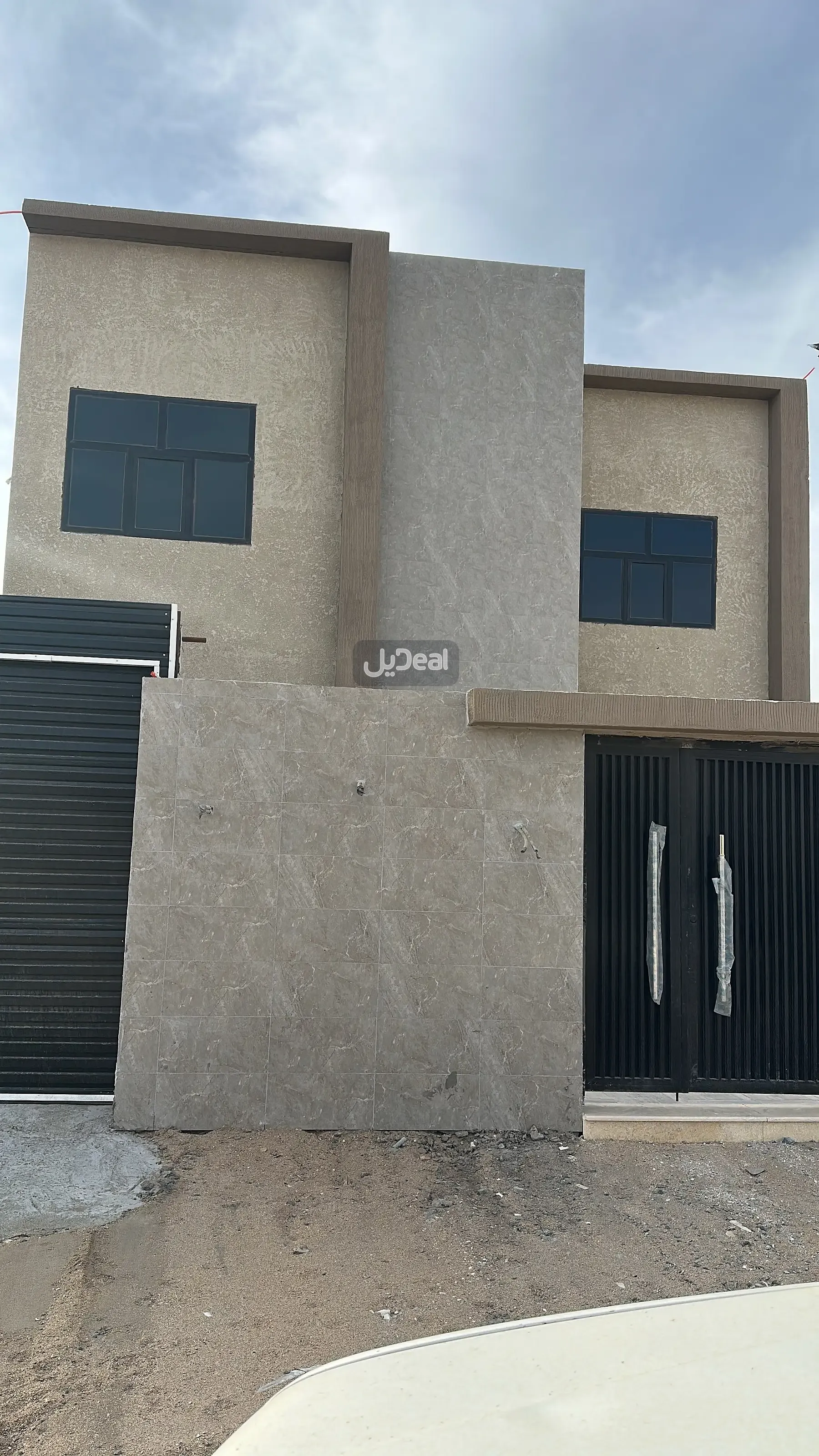 الهوية العقارية رقم 20201900002803  الموصوفة بقطعة الأرض "2711"  الواقعة في مخطط 1 / 7 / 119/هـ / س المعدل في  مدينة مكة المكرمة