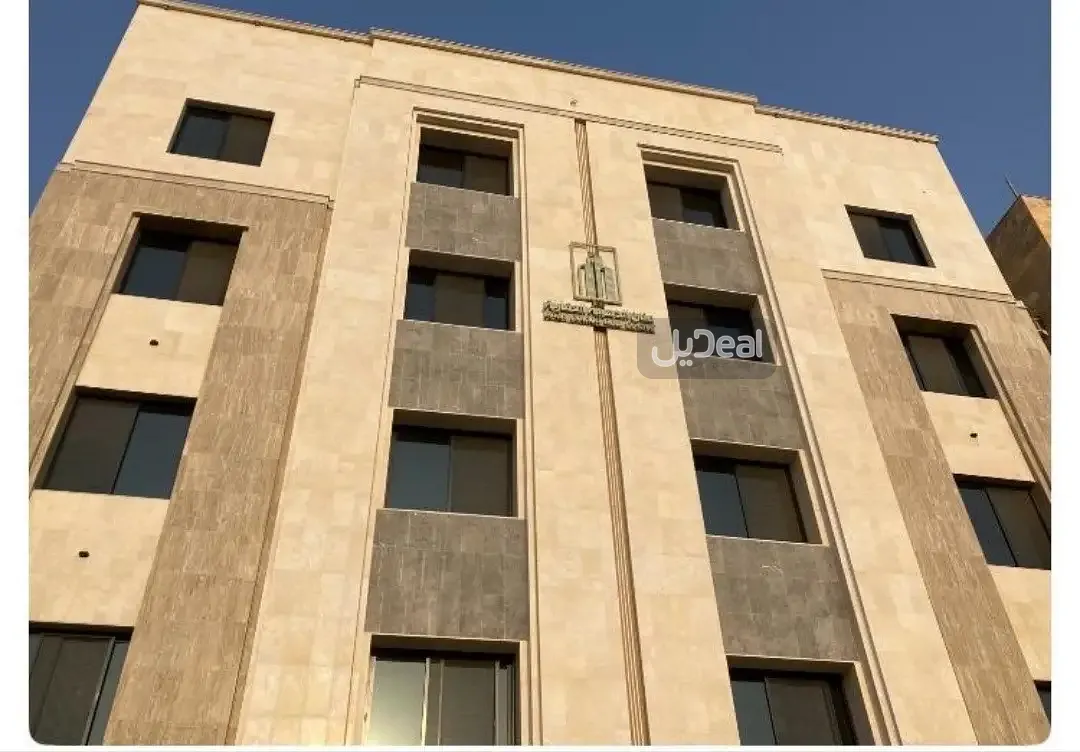 حي السلامة بمدينة جدة  مساحة الوحدة من الأرض 44.35 متر   وتختص من المنافع والأجزاء المشتركة بمساحة 93.35 متر