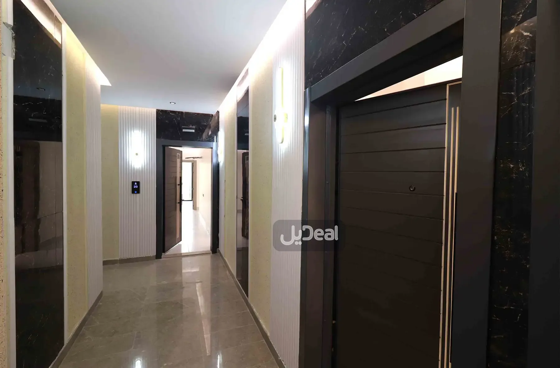 حي البوادى بمدينة جدة  مساحة الوحدة من الأرض 37.1 متر   وتختص من المنافع والأجزاء المشتركة بمساحة 79.1 متر