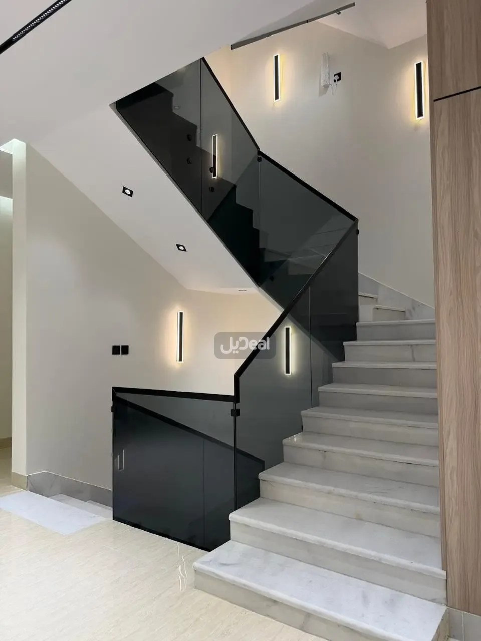 حي الشامية الجديد بمدينة مكة المكرمة  مساحة الوحدة من الأرض 71.73 متر   وتختص من المنافع والأجزاء المشتركة بمساحة 134.65 متر