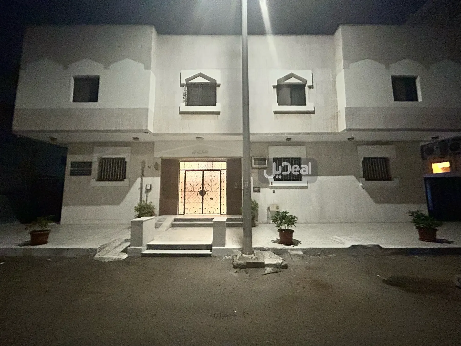 حي  الروضة  بمدينة جدة .