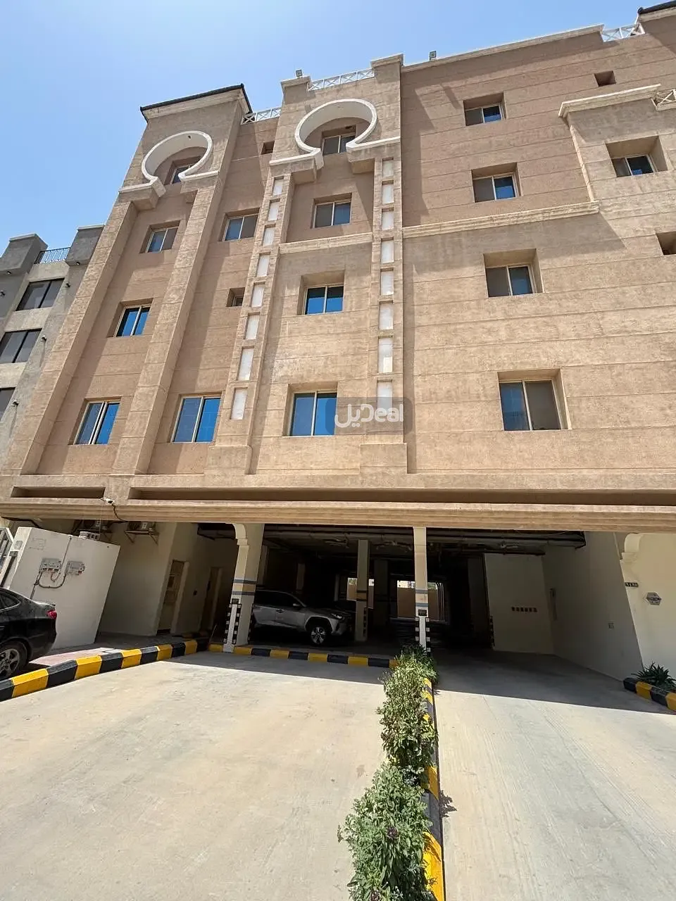 حي  الحمراء  بمدينة الخبر .