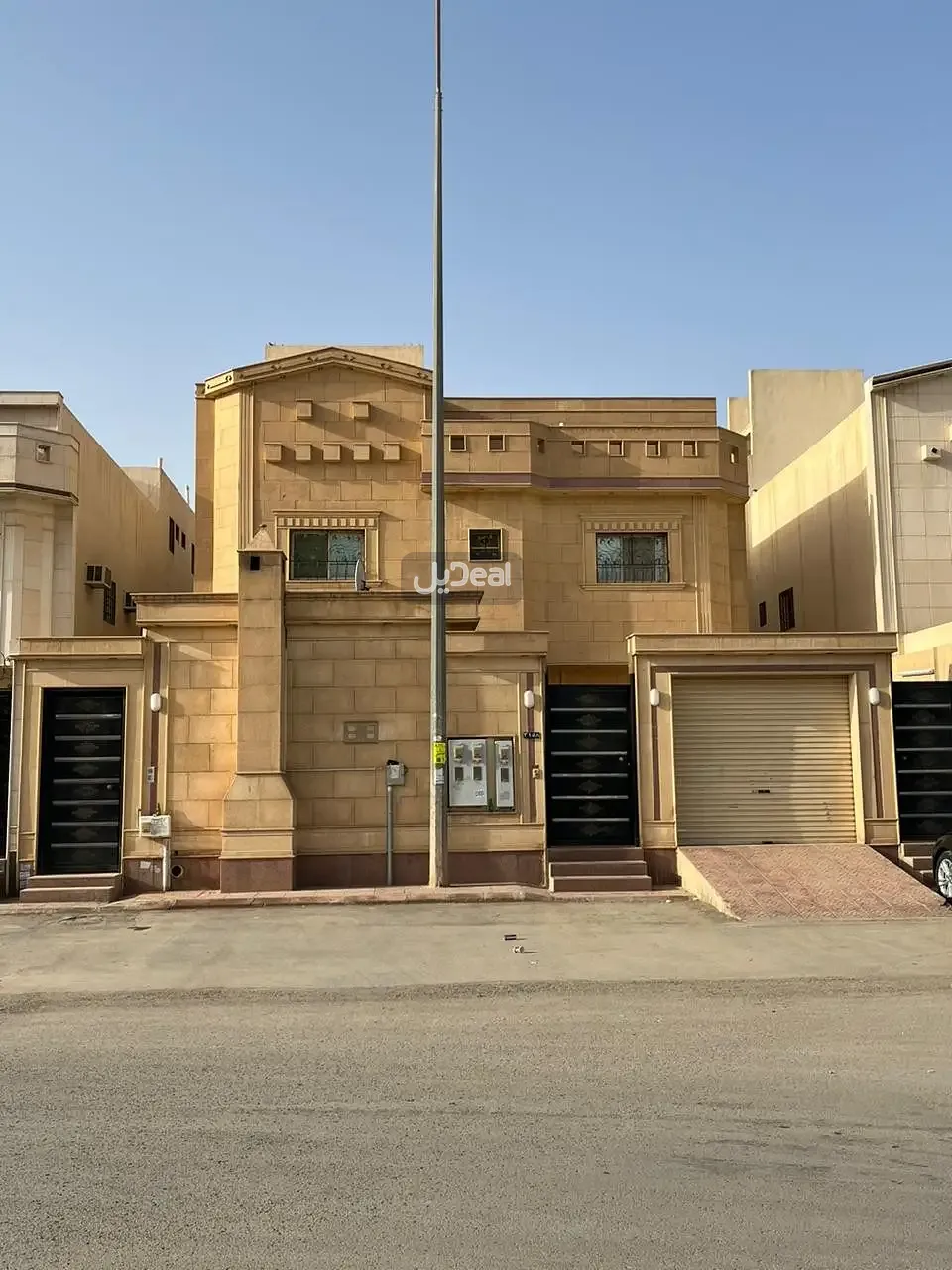 حي  المونسية  بمدينة الرياض .