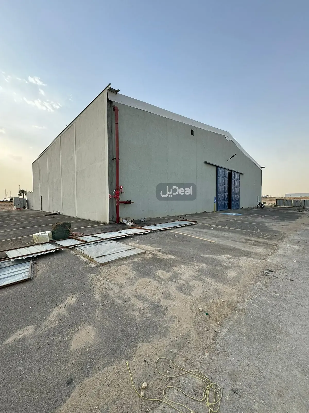 مصنع للإيجار