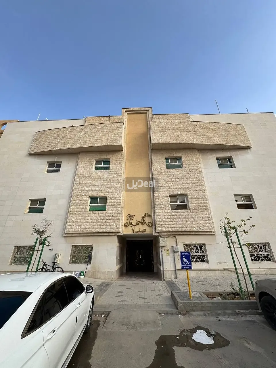 حي  النخيل  بمدينة الرياض .