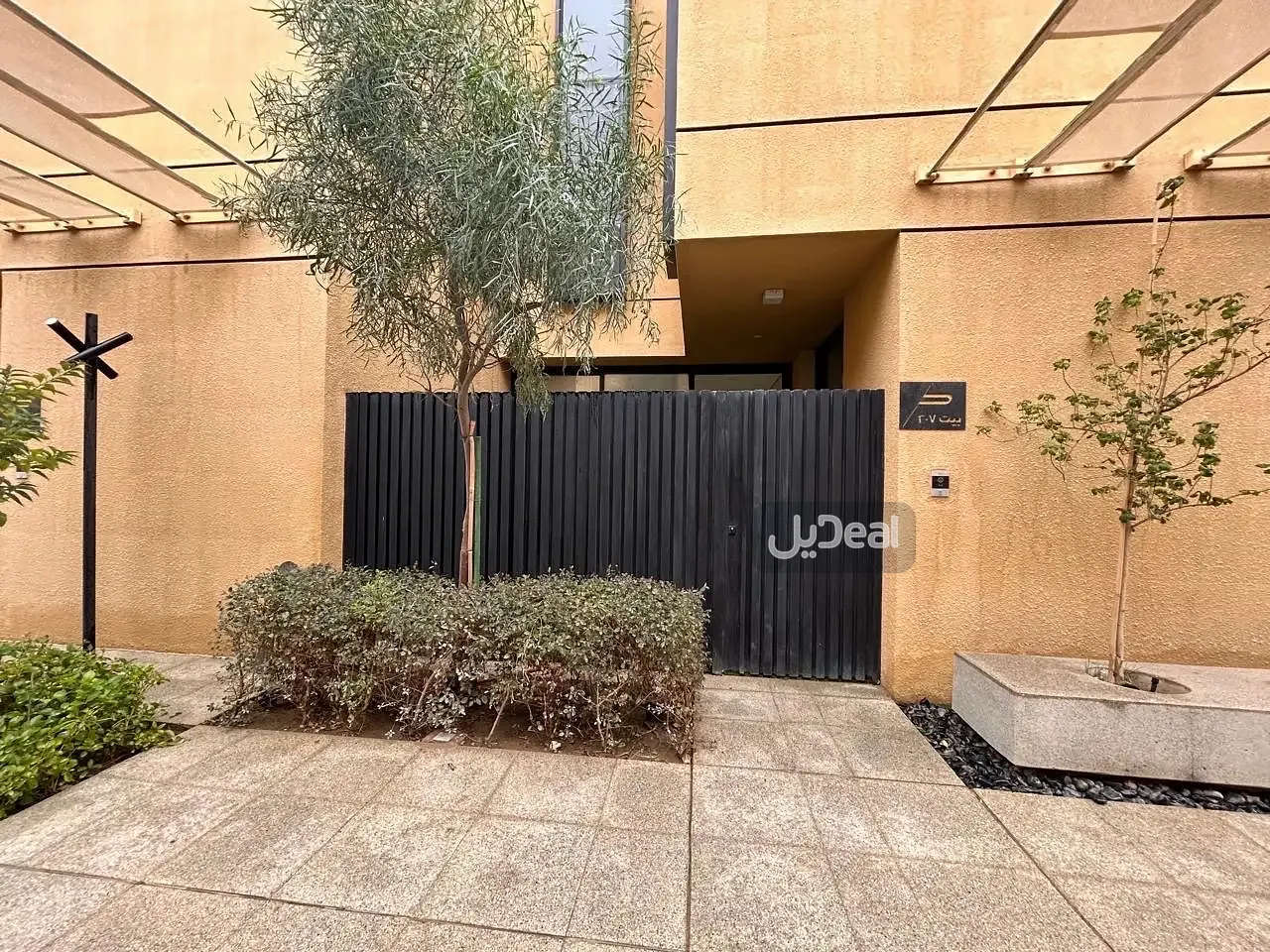 حي النرجس بمدينة الرياض  مساحة الوحدة من الأرض 188.91 متر