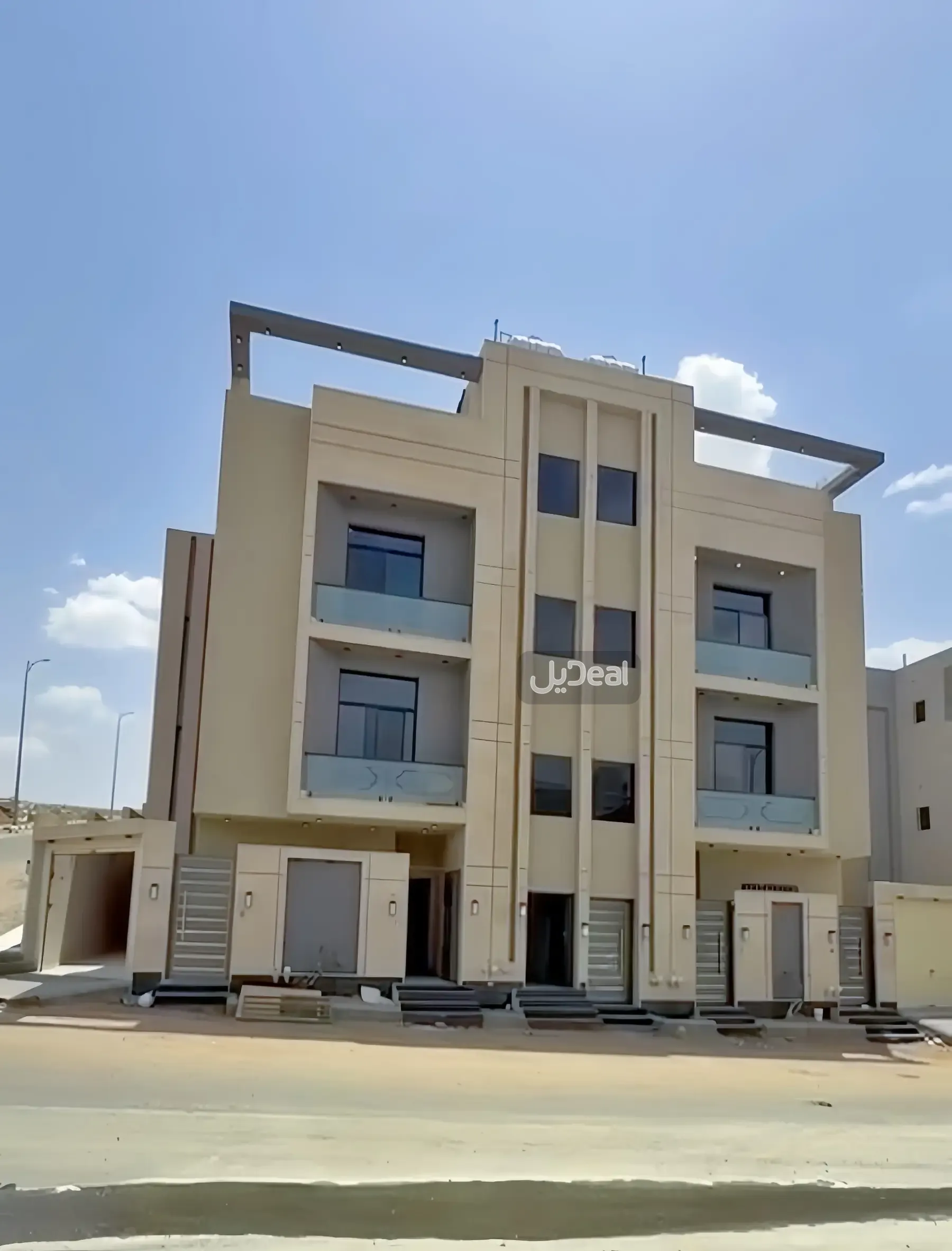حي الغدير بمدينة ابها  مساحة الوحدة من الأرض 79.49 متر   وتختص من المنافع والأجزاء المشتركة بمساحة 17.81 متر