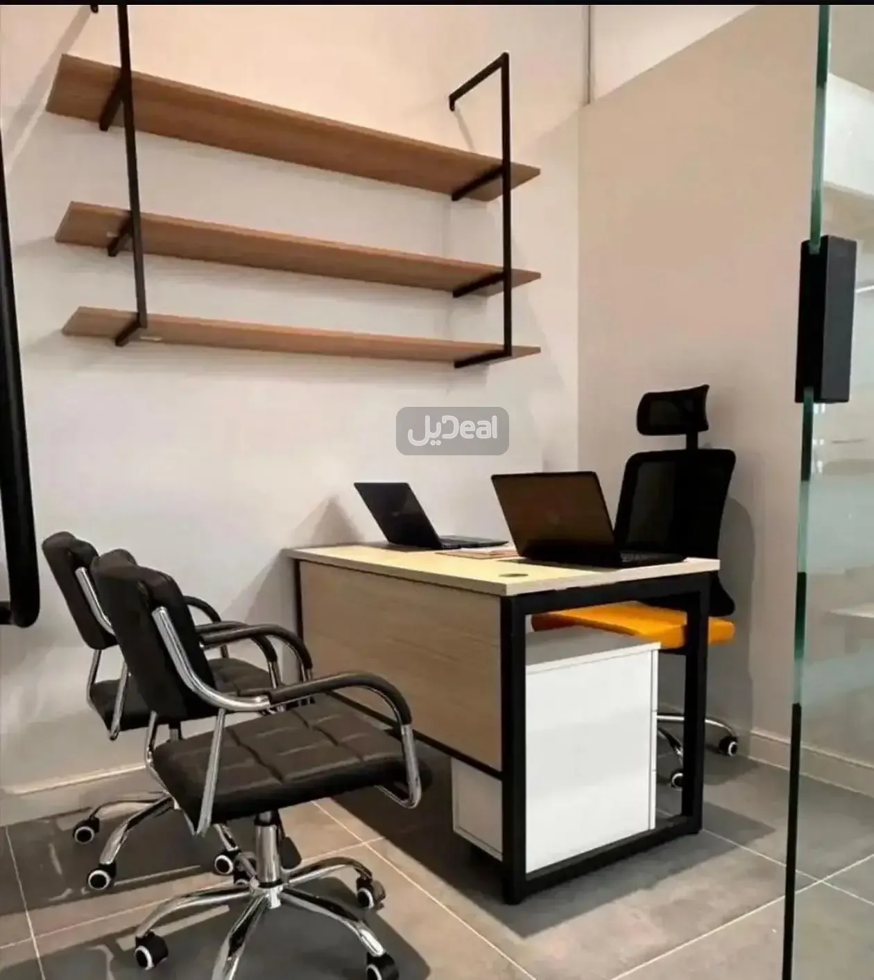 مكتب للإيجار