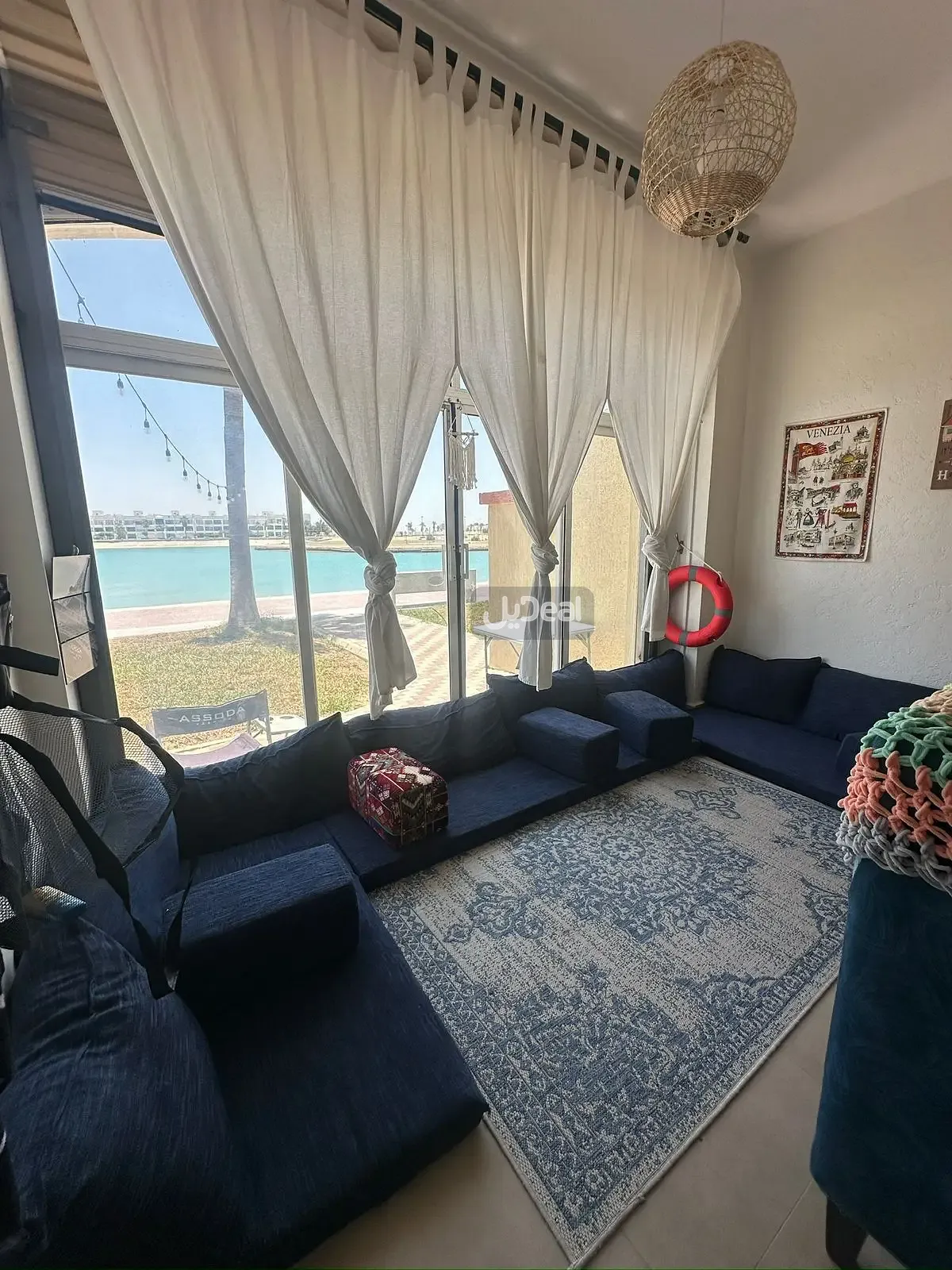 حي  خليج سلمان  بمدينة جدة .