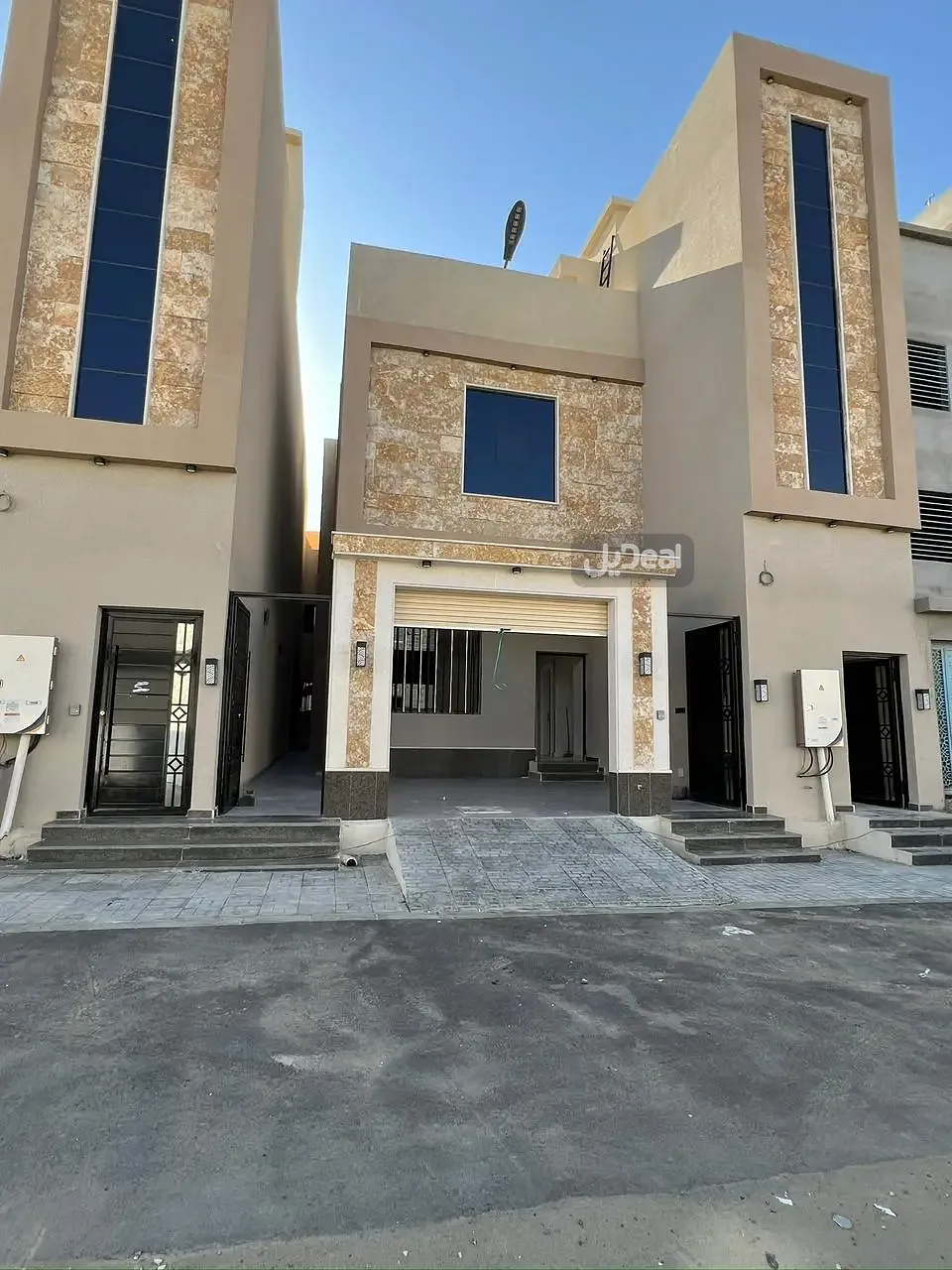 حي قبر الحصان بمدينة خميس مشيط  مساحة الوحدة من الأرض 116 متر   وتختص من المنافع والأجزاء المشتركة بمساحة 108.86 متر