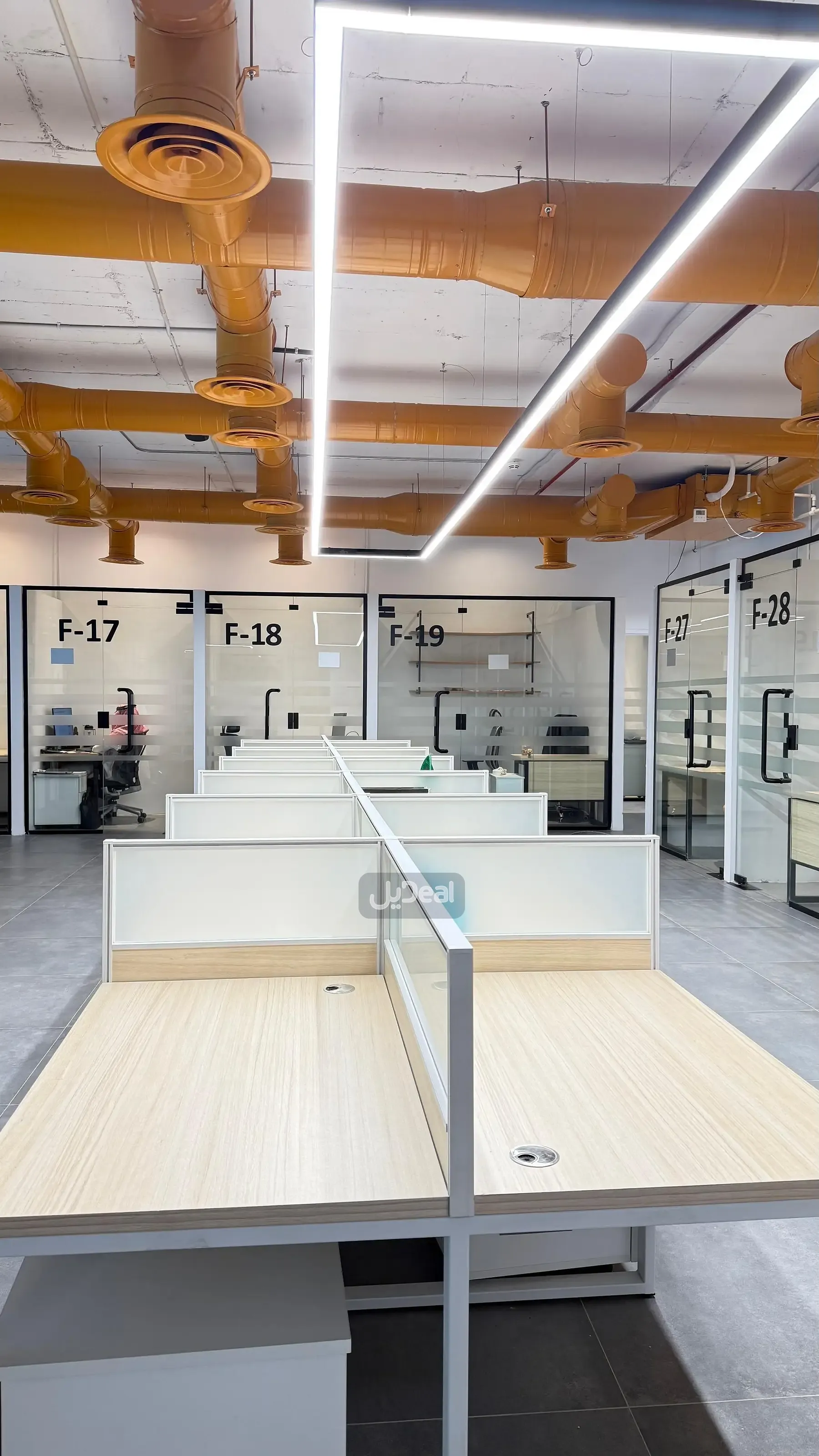 مكتب للإيجار