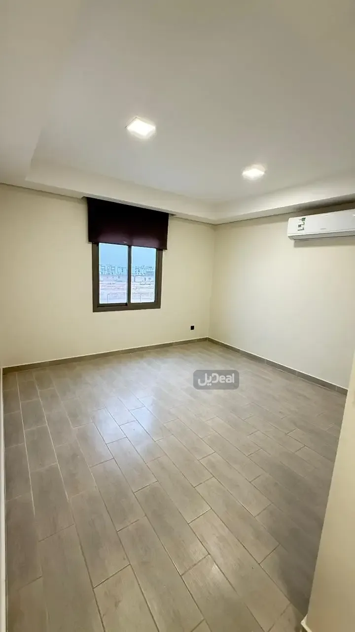 فلة ديبلوكس متصلة رقم 7101 في الدور الأرضى والدور الأول والملحق  من العقار رقم 7101/4348   المقام على قطعة الارض 677 - 680 من    المخطط رقم  710106048393 / س بمدينة الرياض  مساحة الوحدة من الأرض 221.85 متر