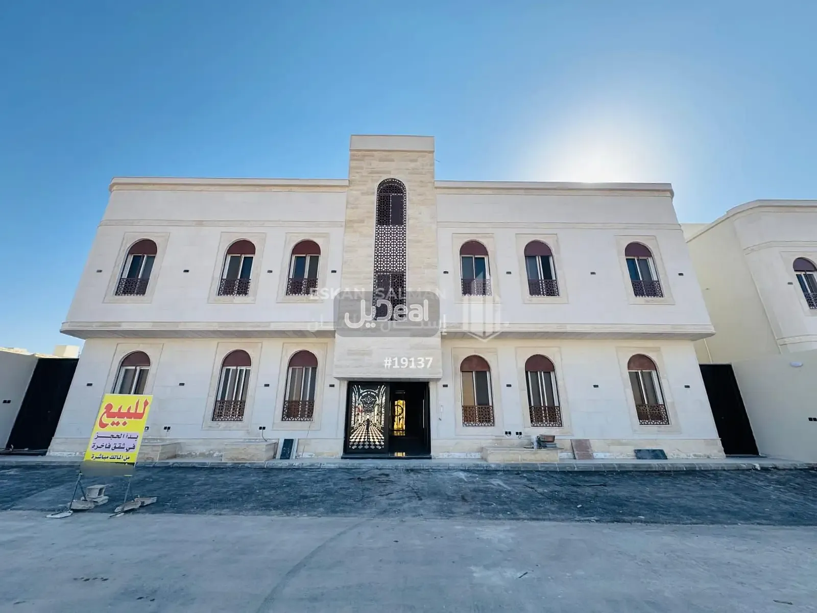 حي الرحاب محافظة الطائف  مساحة الوحدة من الأرض 134.37 متر   وتختص من المنافع والأجزاء المشتركة بمساحة 94.19 متر