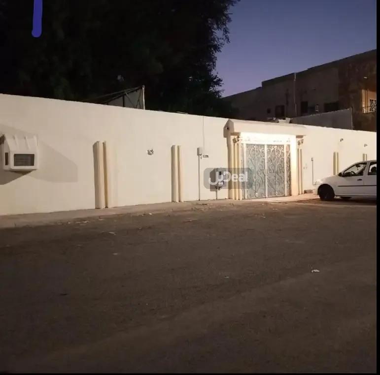 حي  العيون  بمدينة المدينة المنورة .