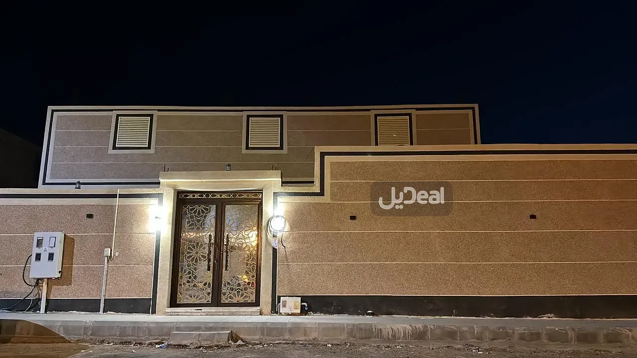 حي  العزيزية.  بمدينة المدينة المنورة .