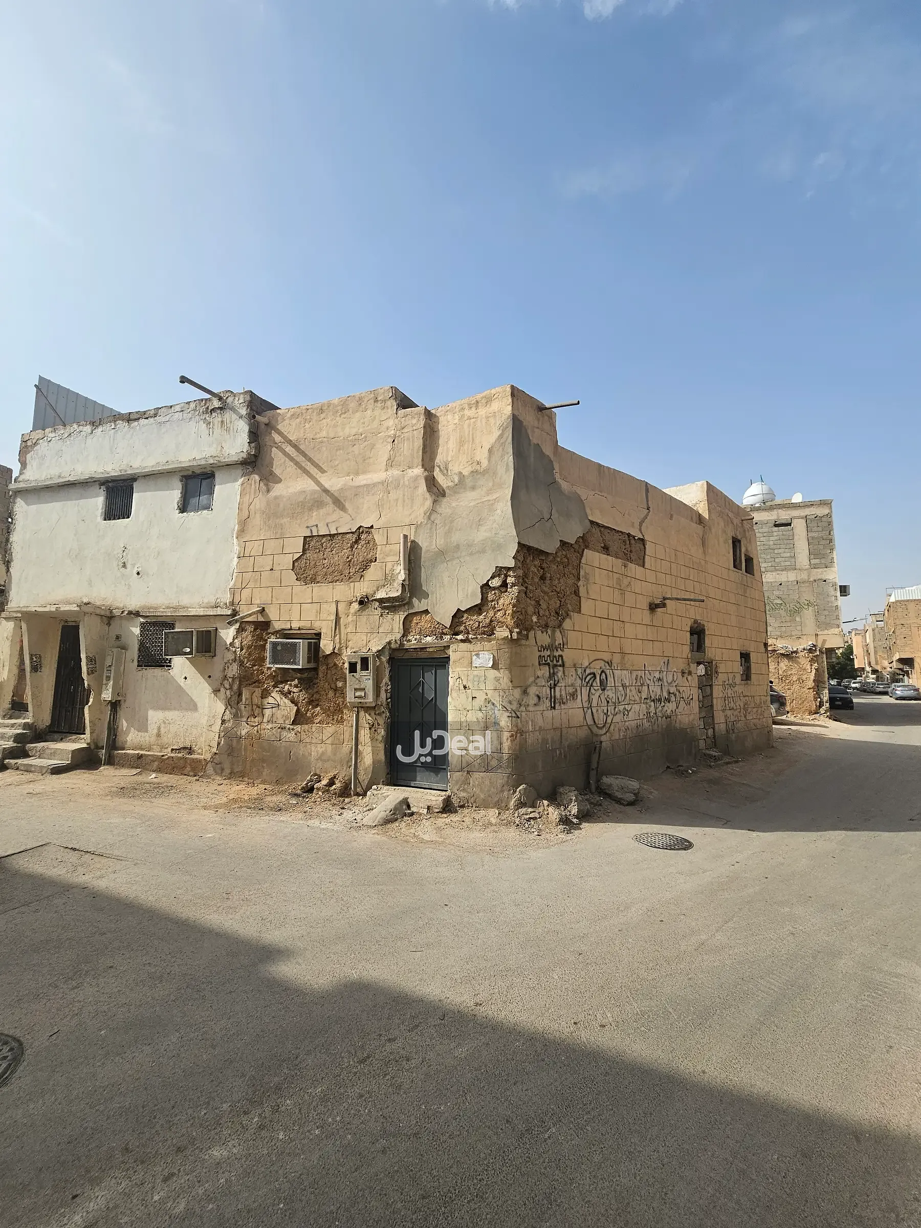 حي  العود  بمدينة الرياض .