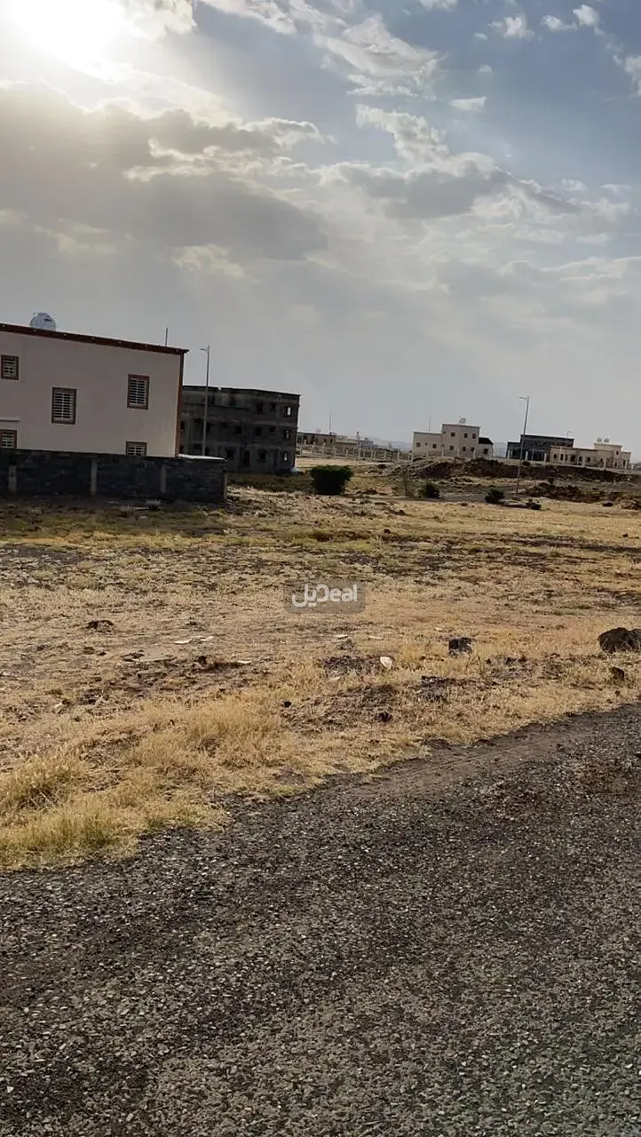 ارض للبيع