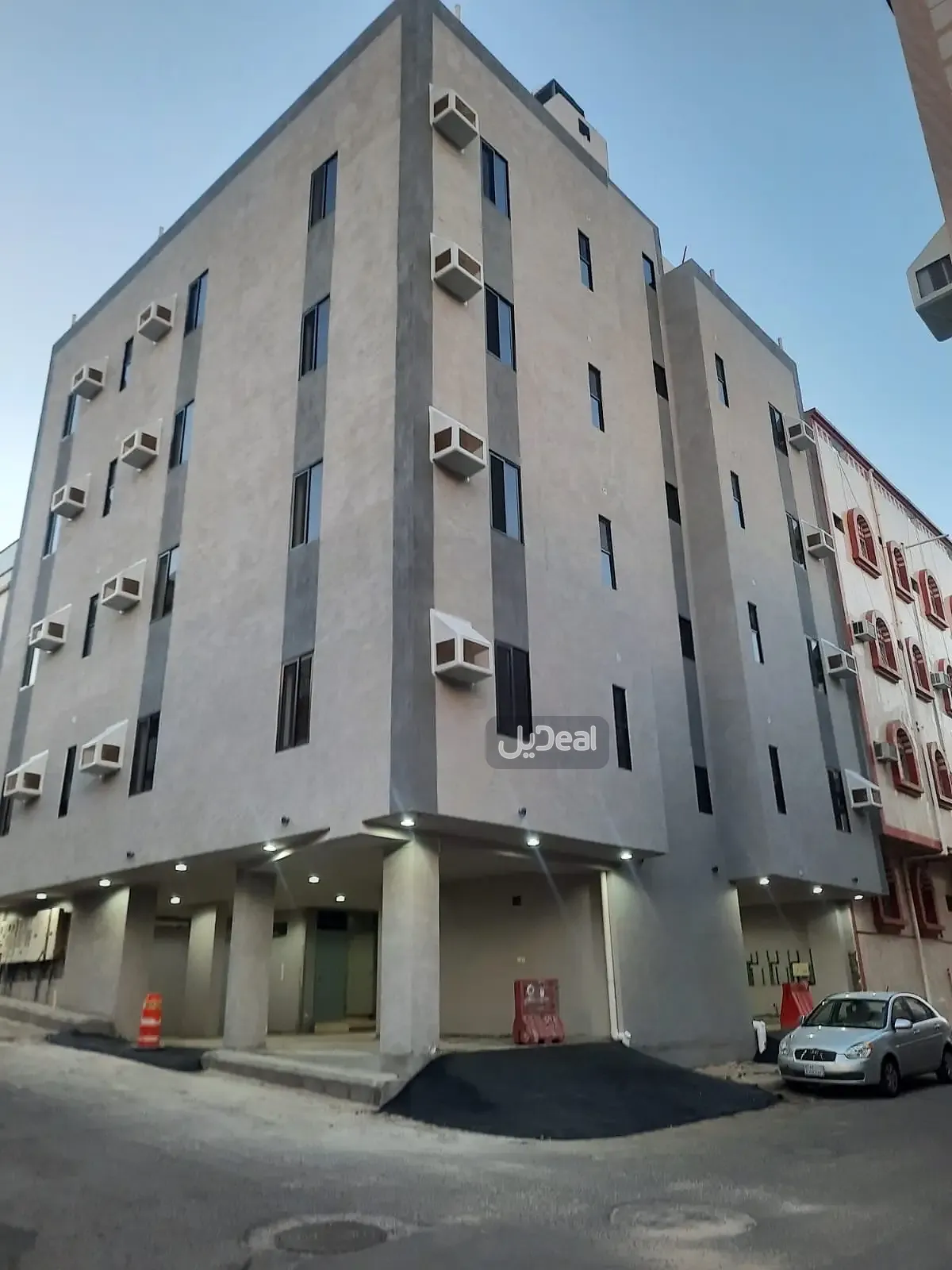 حي الريان محافظة الطائف  مساحة الوحدة من الأرض 22.75 متر   وتختص من المنافع والأجزاء المشتركة بمساحة 51.14 متر