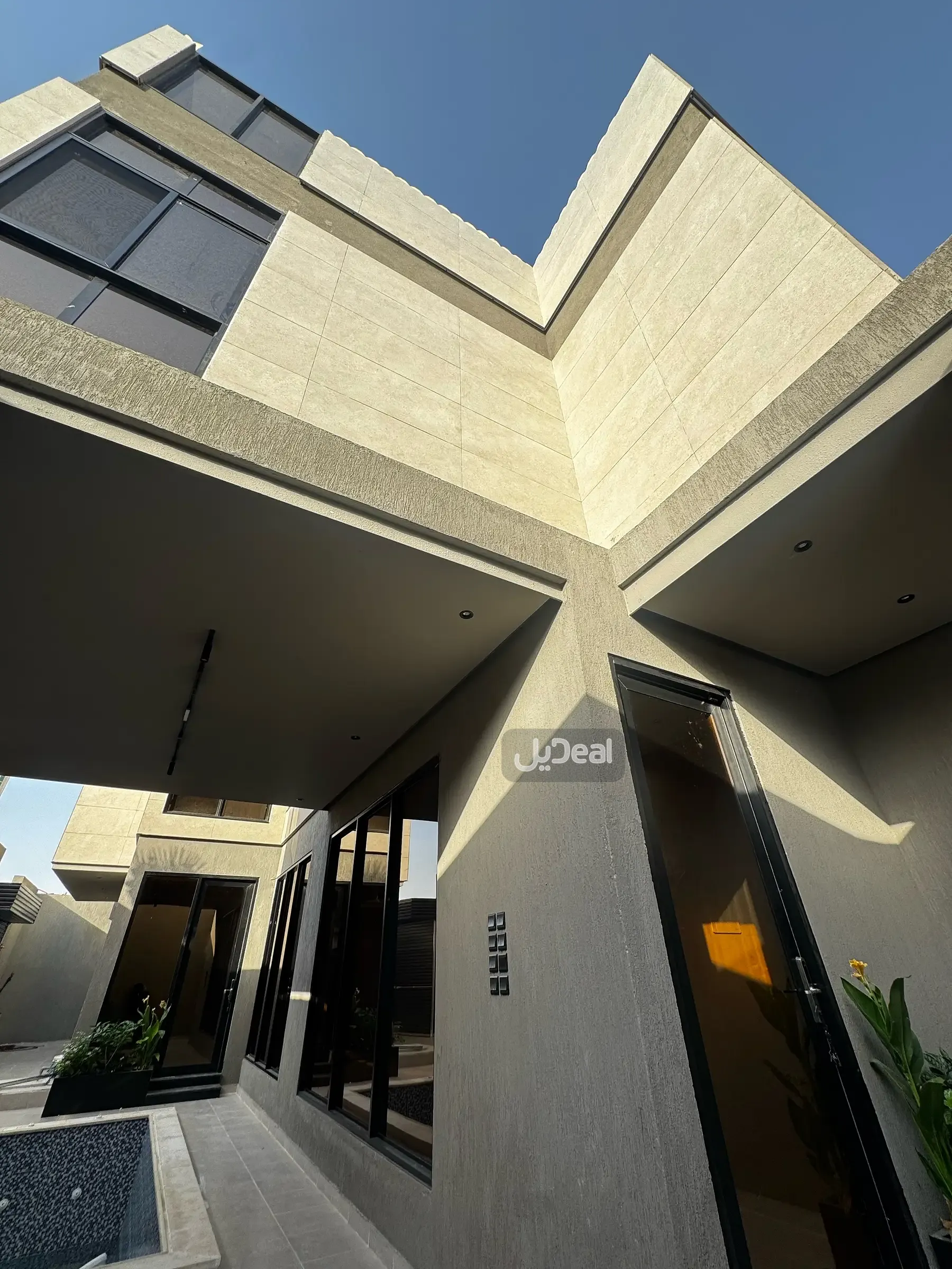 حي التخصصى المعتمد بمدينة مكة المكرمة  مساحة الوحدة من الأرض 272.31 متر