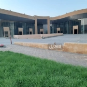 مجمع للإيجار