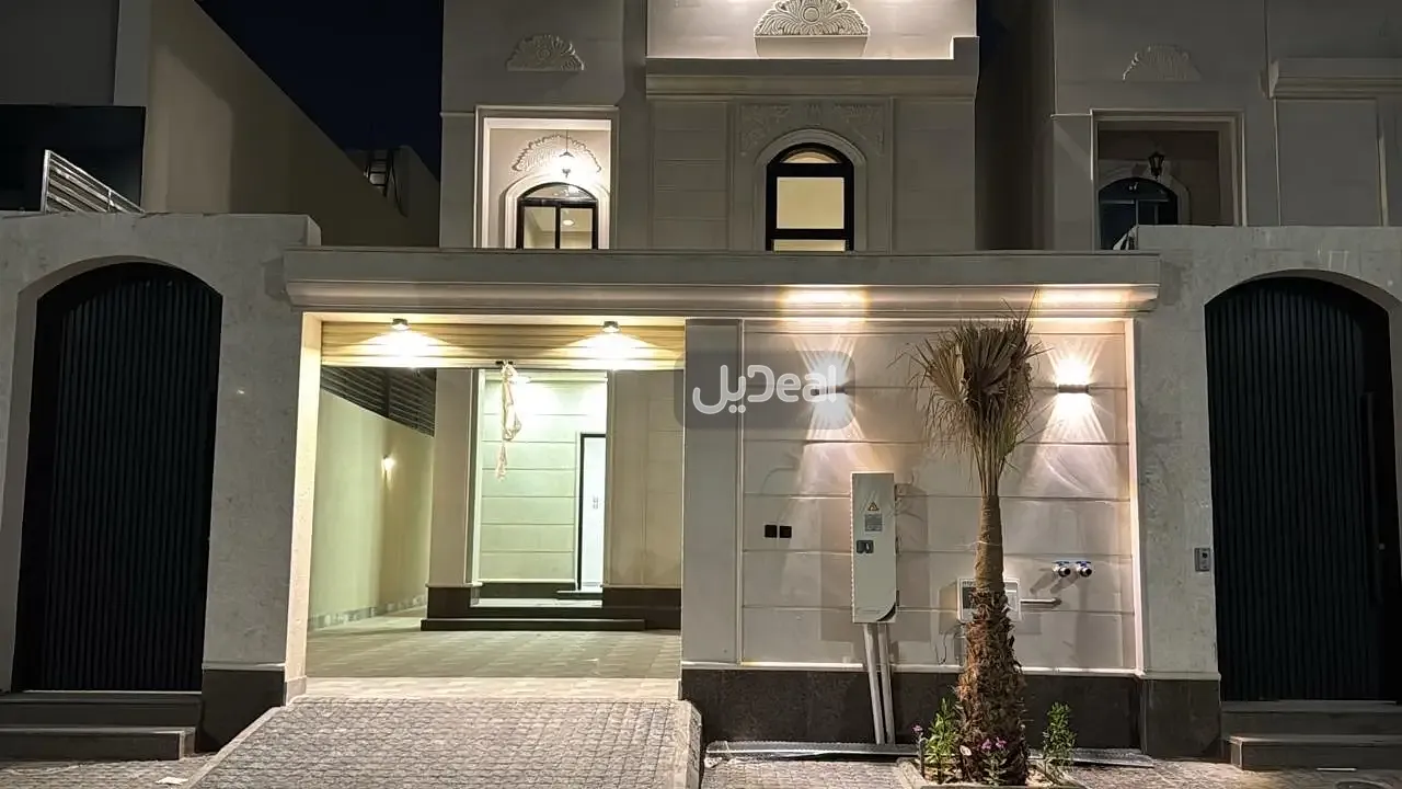 حي المنار بمدينة الدمام  مساحة الوحدة من الأرض 352 متر