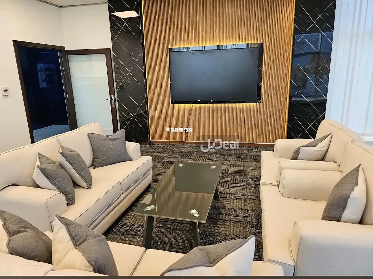 مكتب للإيجار