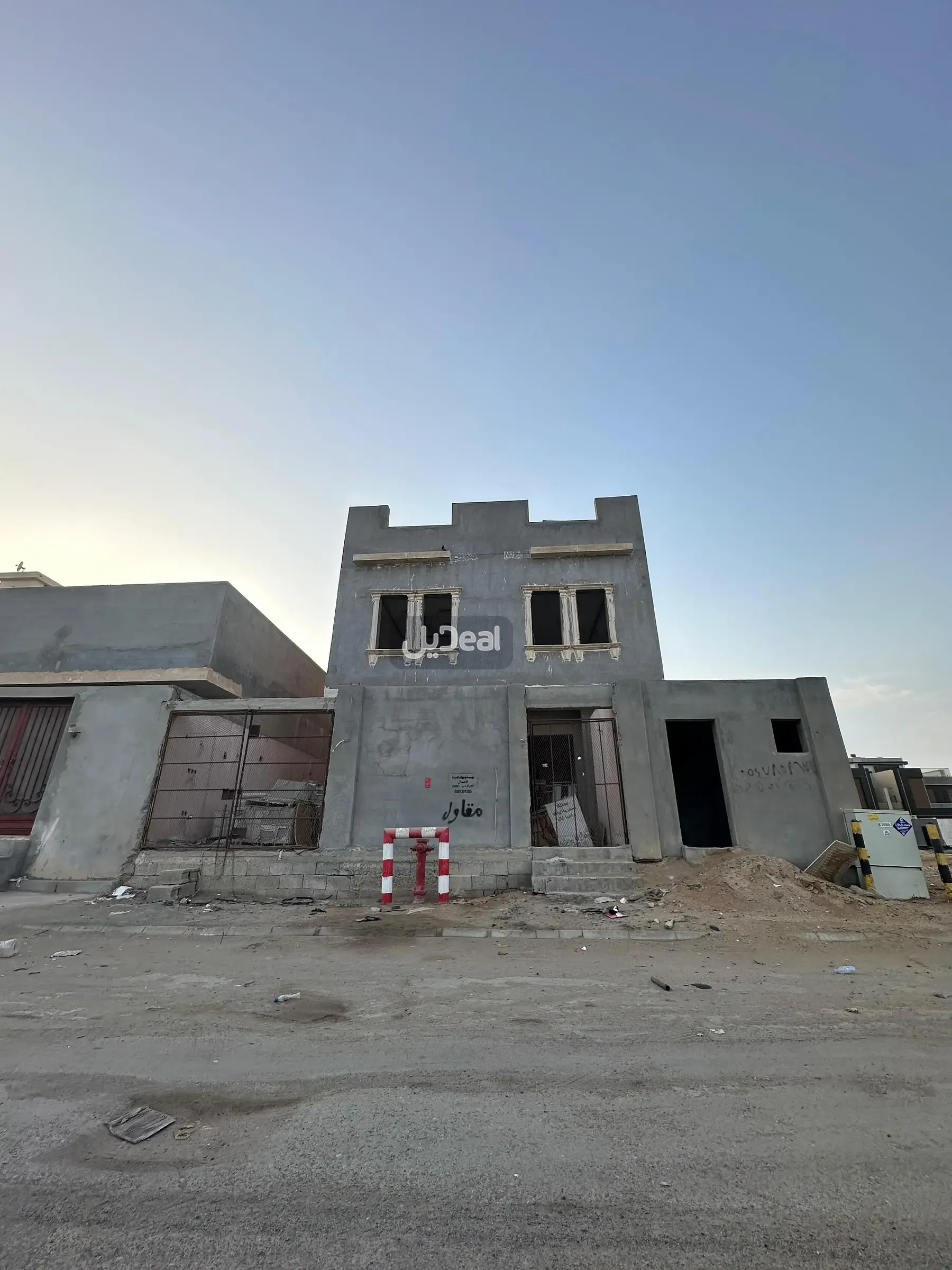 فلة ديبلوكس متصلة رقم 5094 فى الدور الأرضى والدور الأول والملحق المقام على قطعة الارض 417 / ز من المخطط رقم 272 / ب حى الزمرد بمدينة جدة