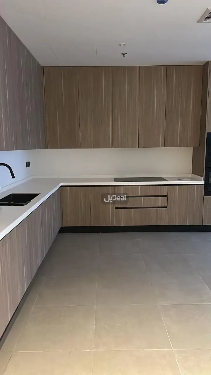 حي الحزام الذهبي بمدينة الخبر  مساحة الوحدة من الأرض 39.52 متر   وتختص من المنافع والأجزاء المشتركة بمساحة 37.49 متر