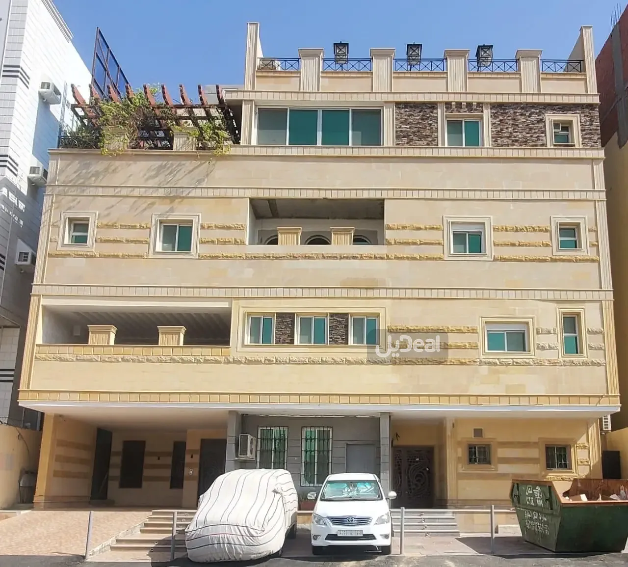حي التنعيم رقم 4 بمدينة مكة المكرمة  مساحة الوحدة من الأرض 100.43 متر   وتختص من المنافع والأجزاء المشتركة بمساحة 129.38 متر
