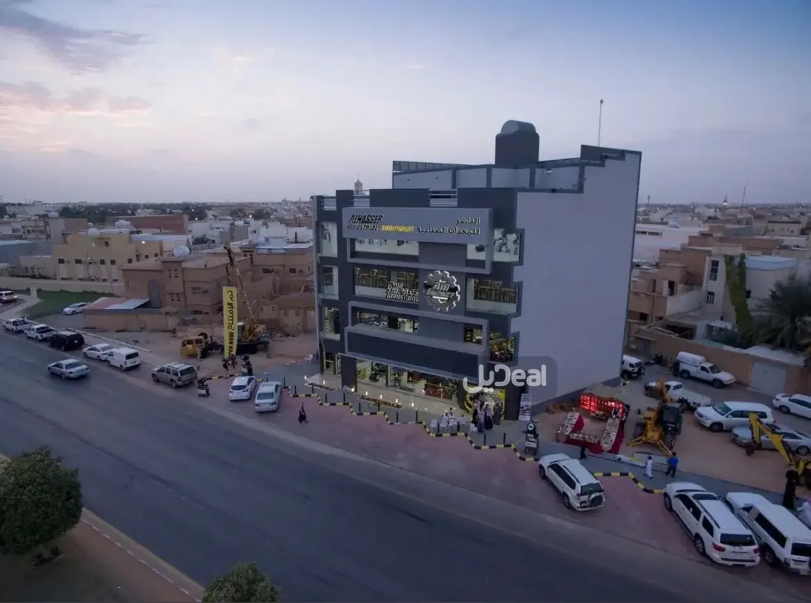 حي  وسط عنيزة  بمدينة عنيزة . المشغوله بصبره وقدرها اربعة اصواع وثلثى الصاع بر نقى تبداء من 1384هـ مدة الصبرة الف سنة تدفع فى صيف كل سنة لمستحقها عيال عثمان الملقب العومى