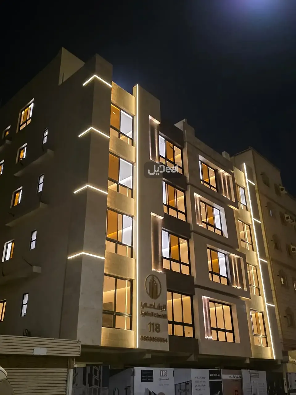 حي البوادى بمدينة جدة  مساحة الوحدة من الأرض 28.39 متر   وتختص من المنافع والأجزاء المشتركة بمساحة 60.53 متر