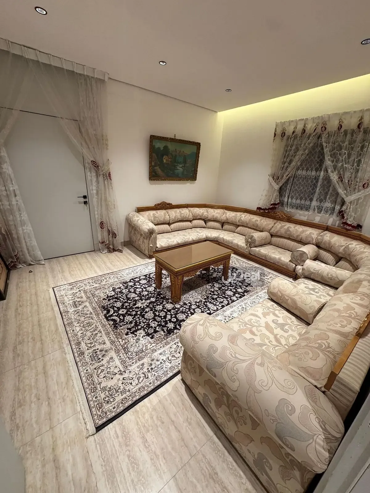 حي التعاون بمدينة الرياض  مساحة الوحدة من الأرض 56.83 متر   وتختص من المنافع والأجزاء المشتركة بمساحة 52.29 متر