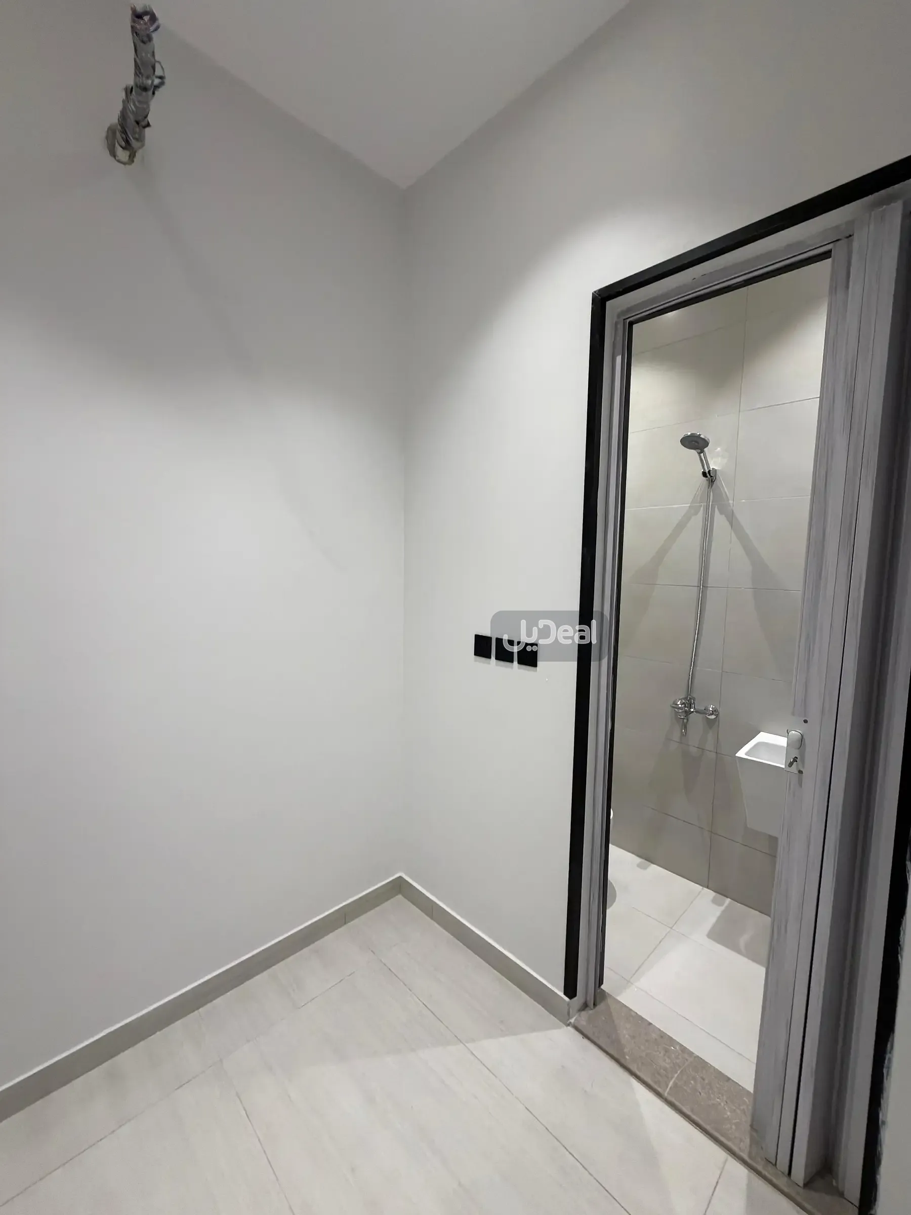 حي النزهة بمدينة جدة  مساحة الوحدة من الأرض 39.14 متر   وتختص من المنافع والأجزاء المشتركة بمساحة 42.43 متر