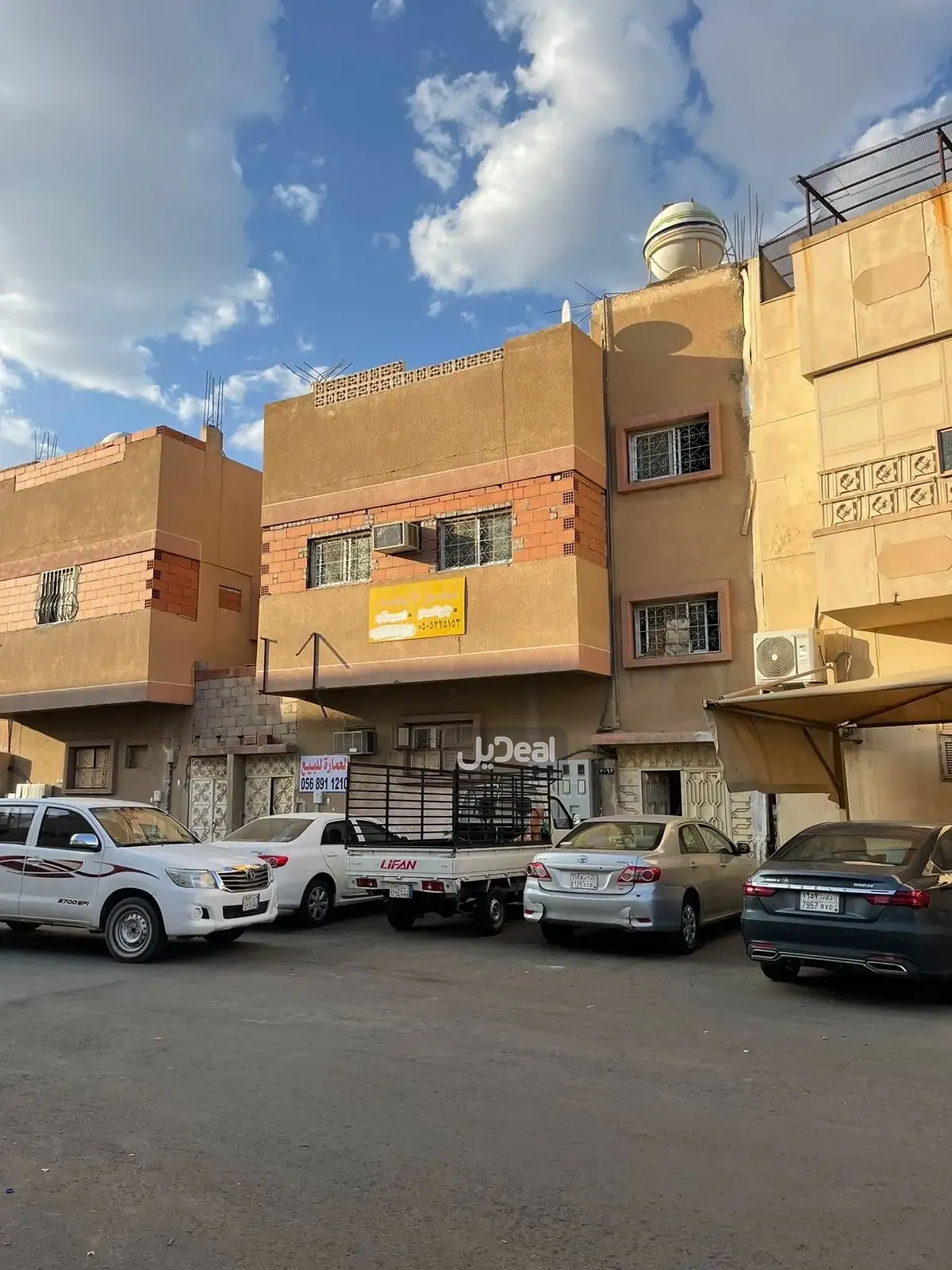 كامل الجزء الشرقى المفرز من الدار الواقعة بالجرف بالمدينة المنورة